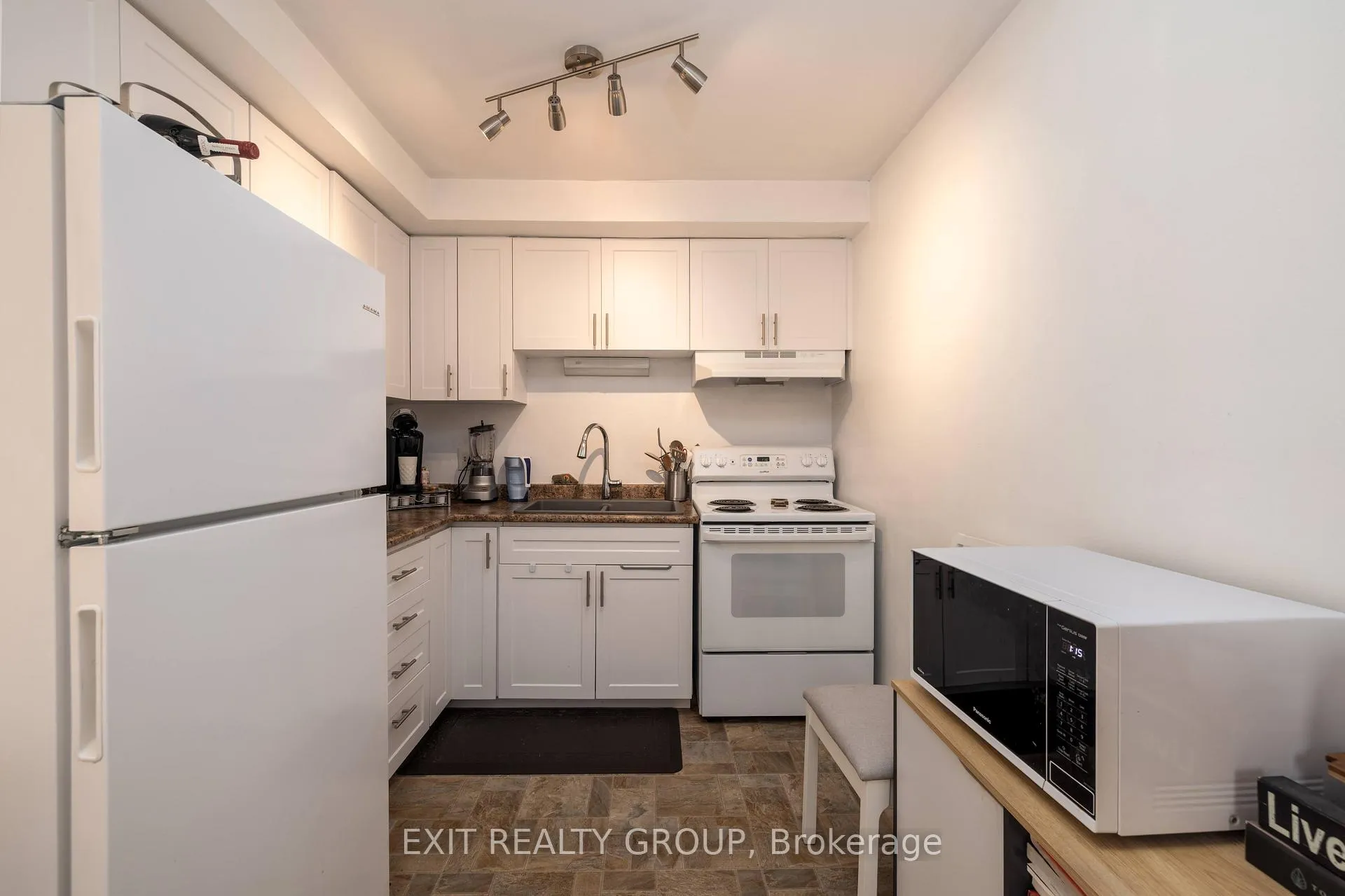 Photo 16 of Unit 36, 19 Tracey Park Drive, Belleville, Belleville Ward — HOMEH