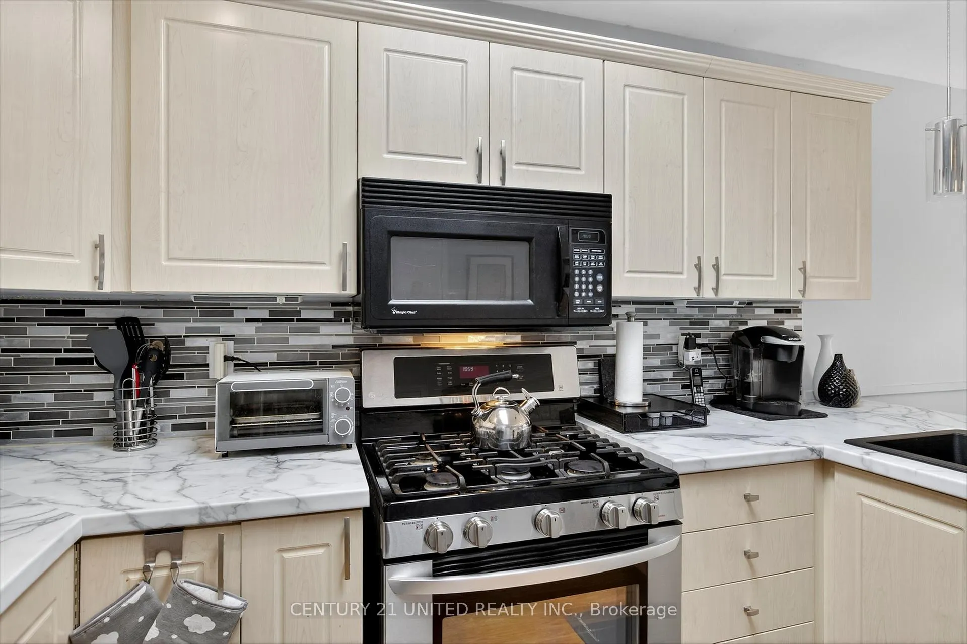 Photo 14 of 234 Ruttan Terrace, Cobourg — HOMEH