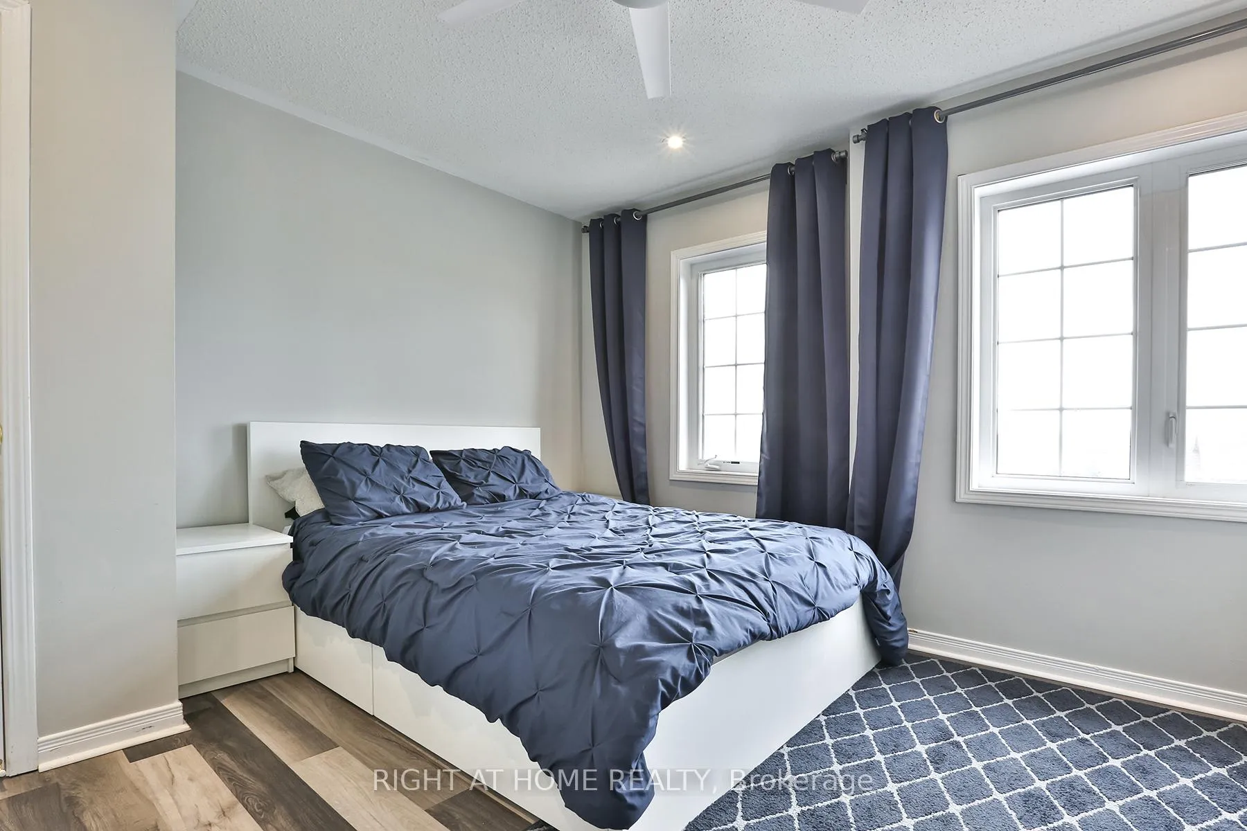 Photo 16 of 168 Kingston Road W, Ajax, Central — HOMEH