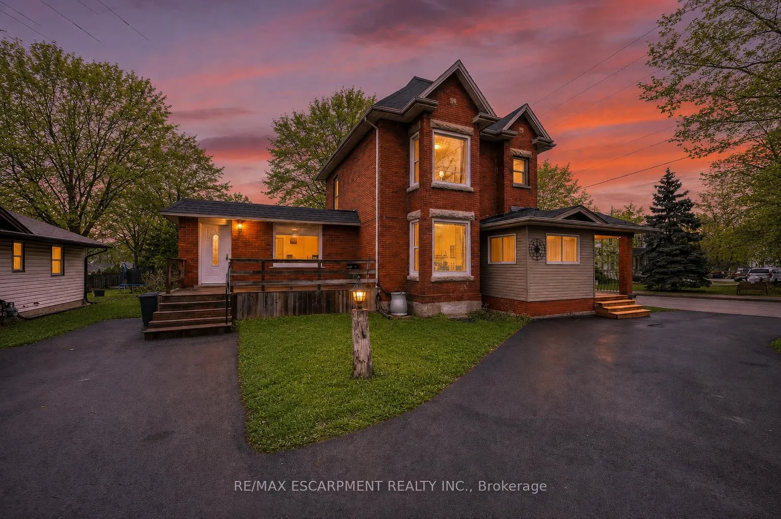 Photo 36 of 287 Main Street E, Grimsby, Grimsby East — HOMEH