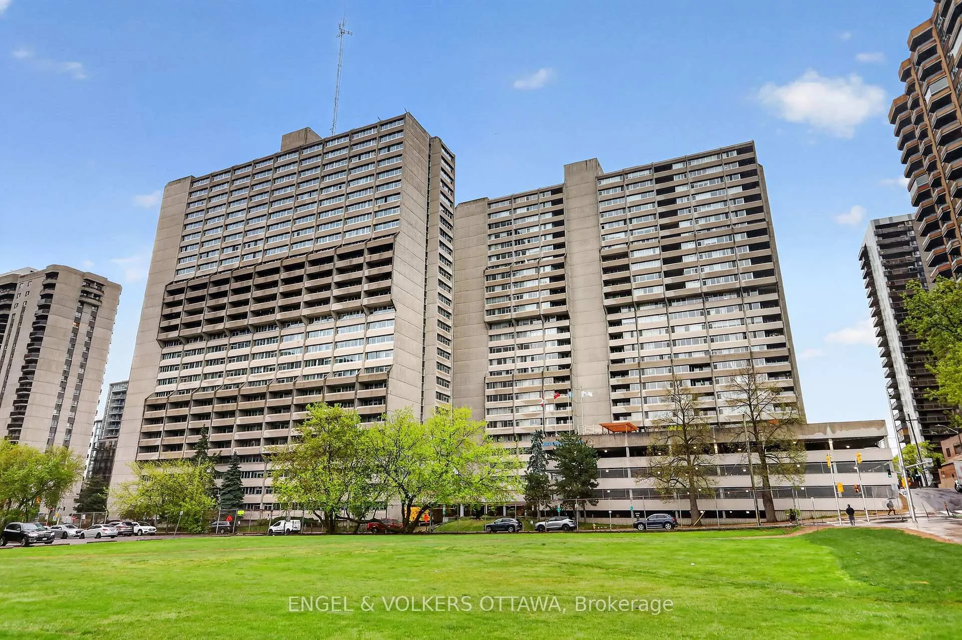 Photo 1 of Unit PH5, 530 Laurier Avenue W, Ottawa, Ottawa Centre — HOMEH