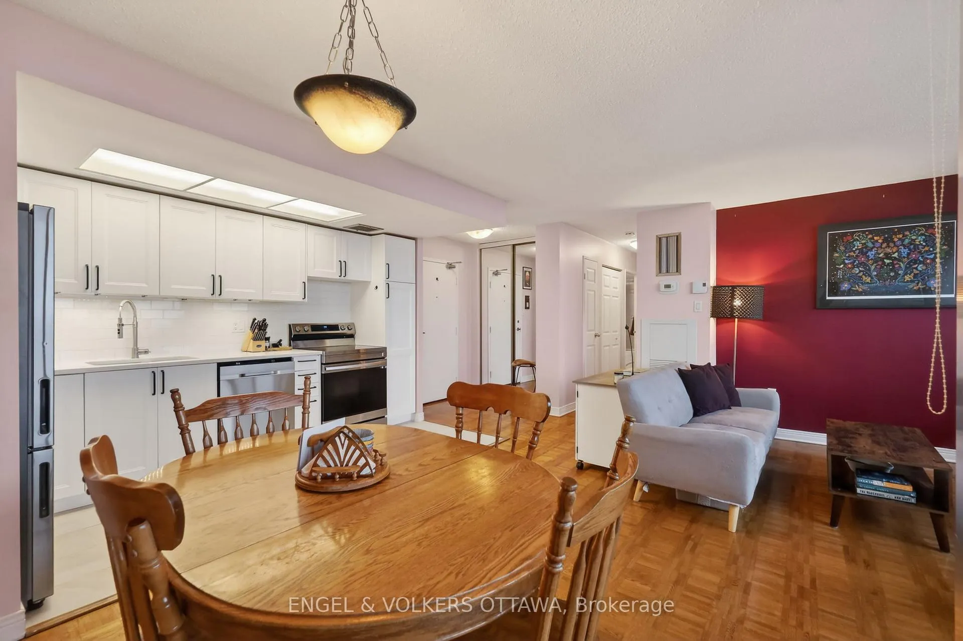 Photo 6 of Unit PH5, 530 Laurier Avenue W, Ottawa, Ottawa Centre — HOMEH