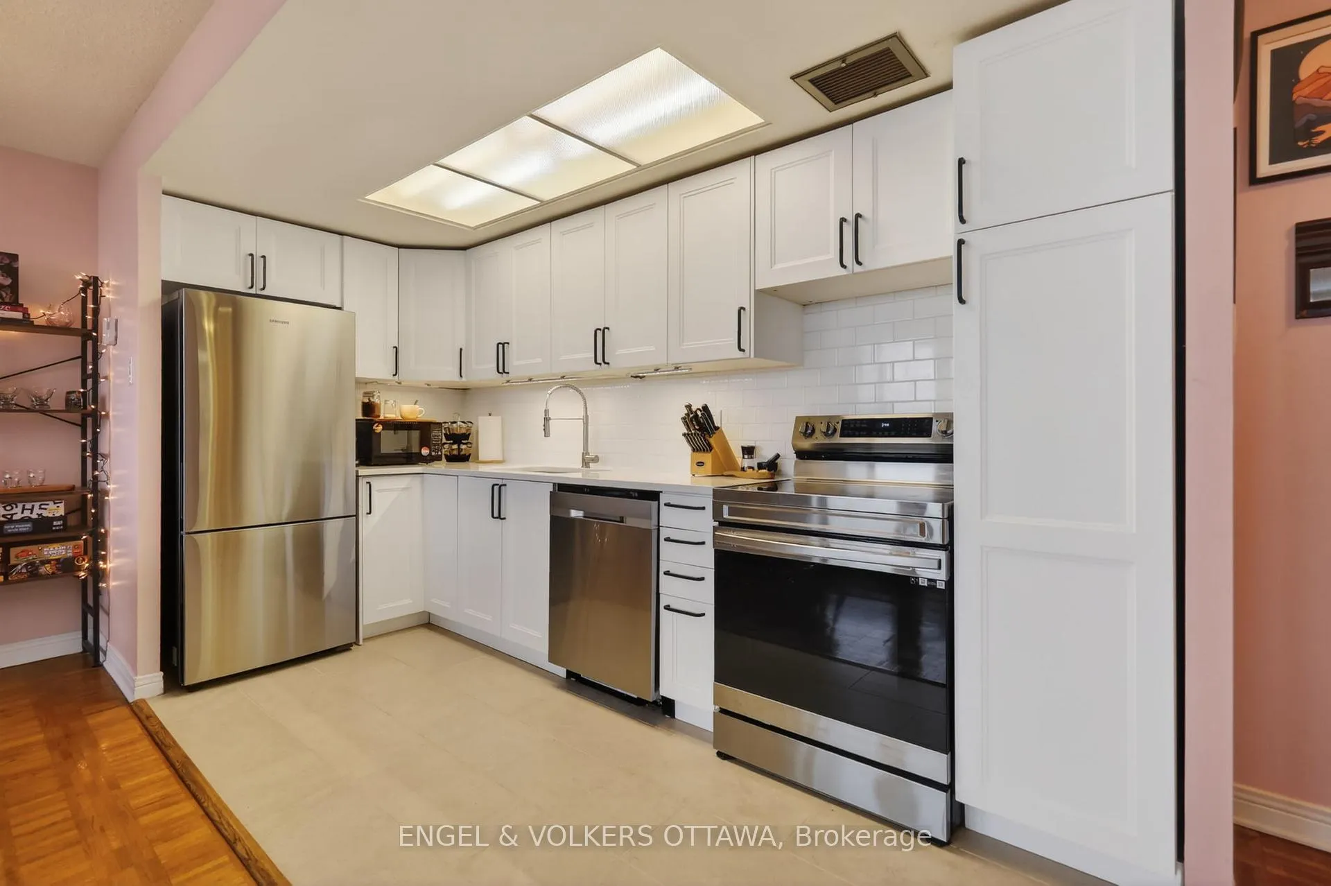 Photo 12 of Unit PH5, 530 Laurier Avenue W, Ottawa, Ottawa Centre — HOMEH