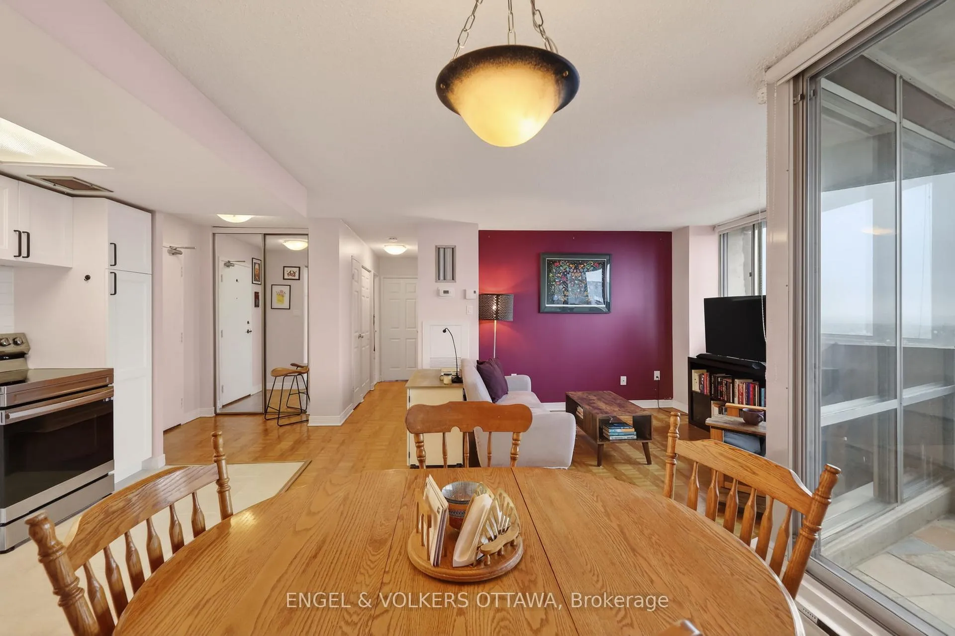 Photo 14 of Unit PH5, 530 Laurier Avenue W, Ottawa, Ottawa Centre — HOMEH