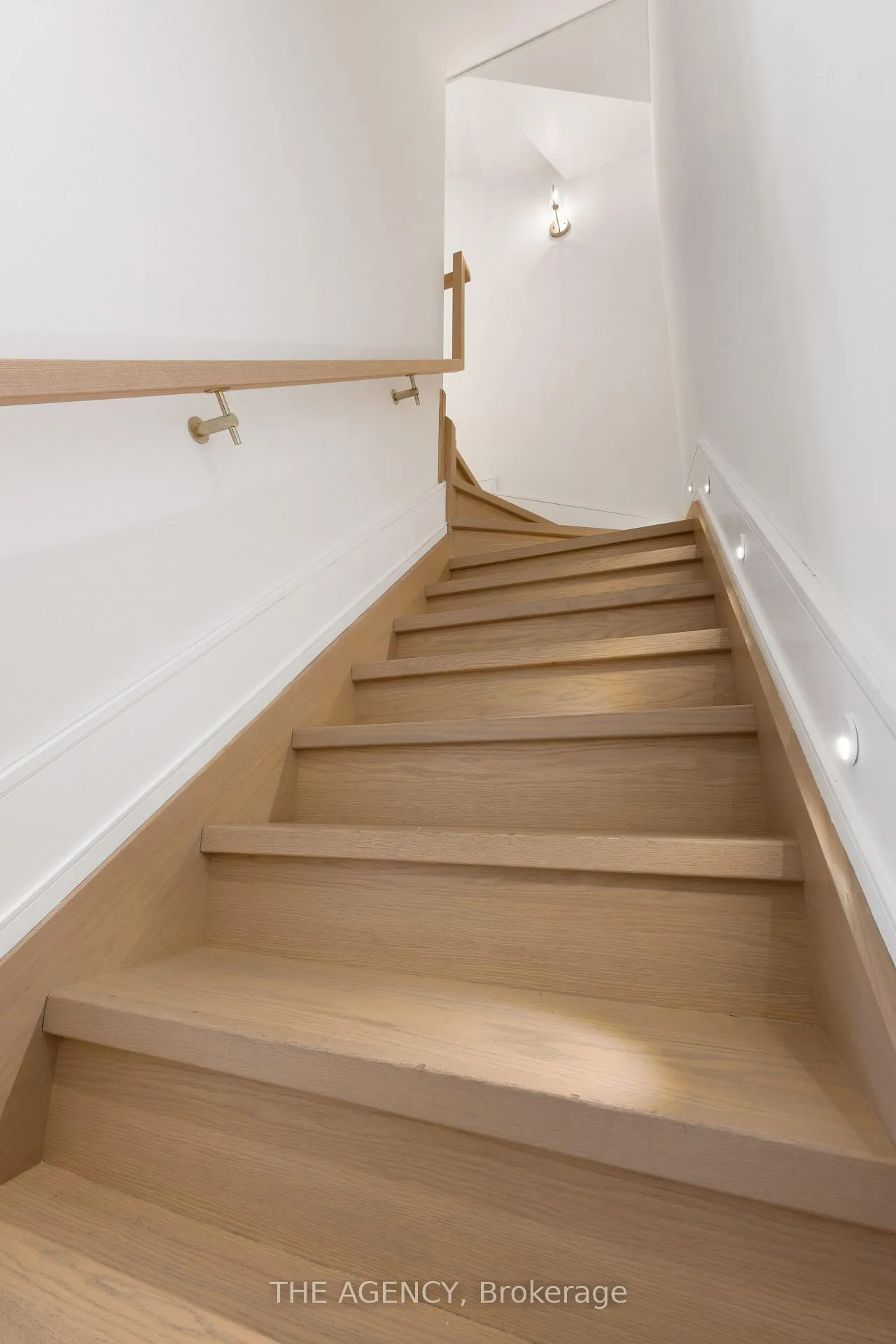 Photo 19 of 1202 Avenue Road, Toronto, Lawrence Park South — HOMEH