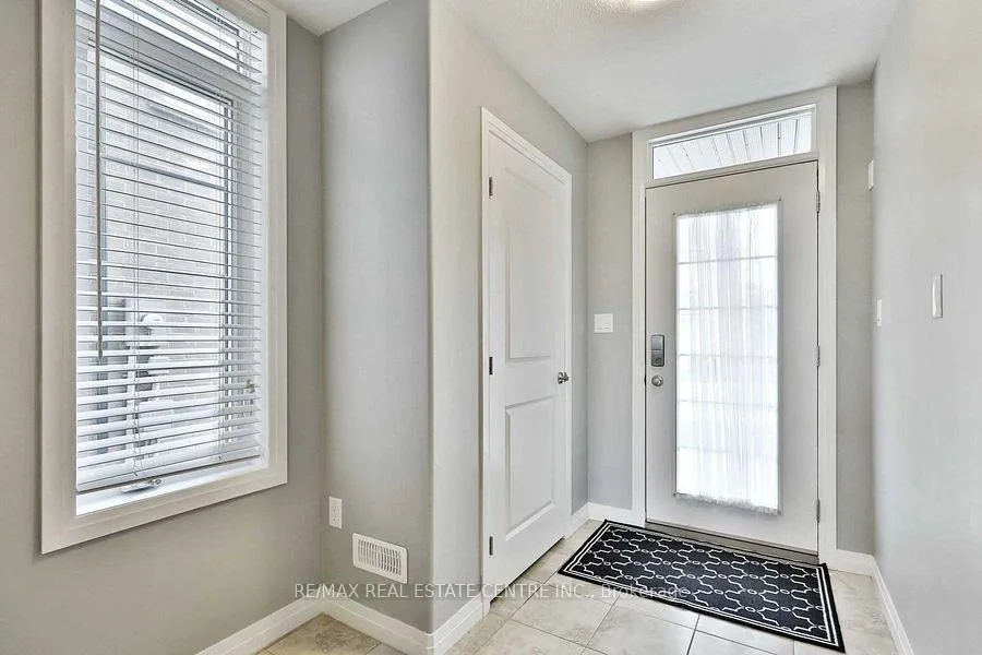 Photo 4 of Unit 226, 30 Times Square Boulevard, Hamilton, Stoney Creek — HOMEH