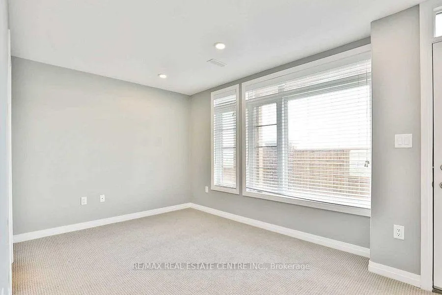 Photo 6 of Unit 226, 30 Times Square Boulevard, Hamilton, Stoney Creek — HOMEH
