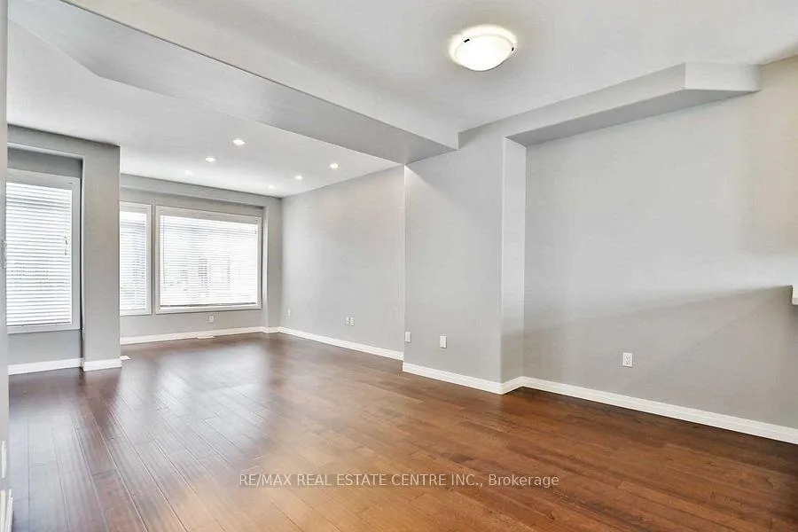 Photo 11 of Unit 226, 30 Times Square Boulevard, Hamilton, Stoney Creek — HOMEH