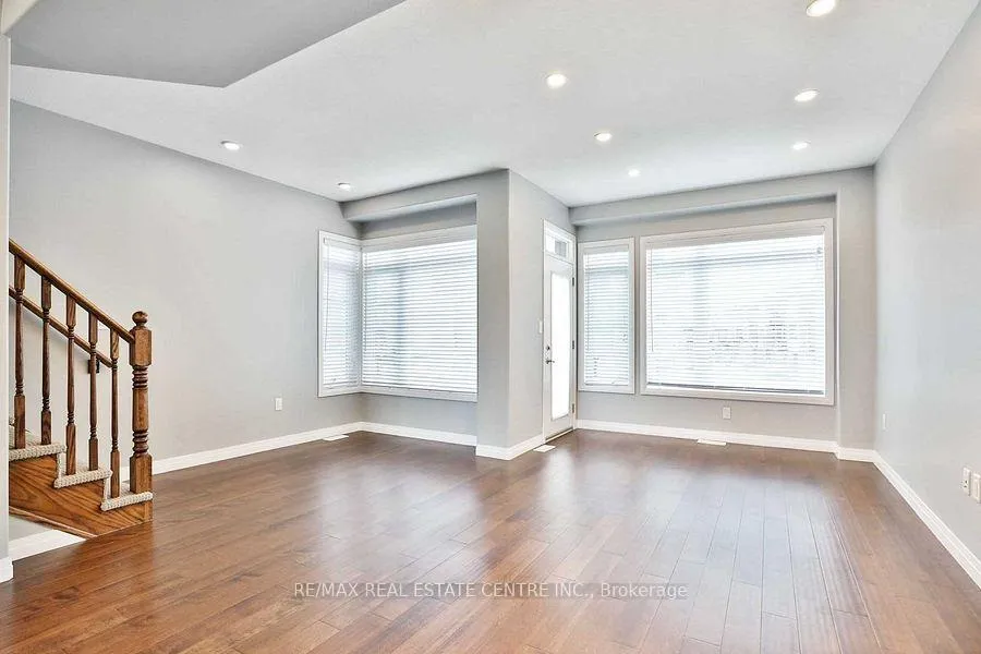 Photo 12 of Unit 226, 30 Times Square Boulevard, Hamilton, Stoney Creek — HOMEH