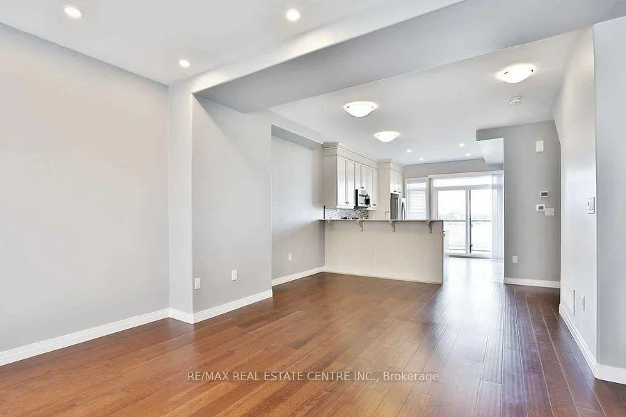 Photo 15 of Unit 226, 30 Times Square Boulevard, Hamilton, Stoney Creek — HOMEH