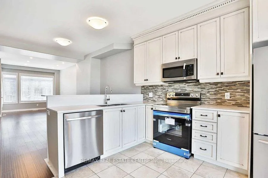 Photo 17 of Unit 226, 30 Times Square Boulevard, Hamilton, Stoney Creek — HOMEH