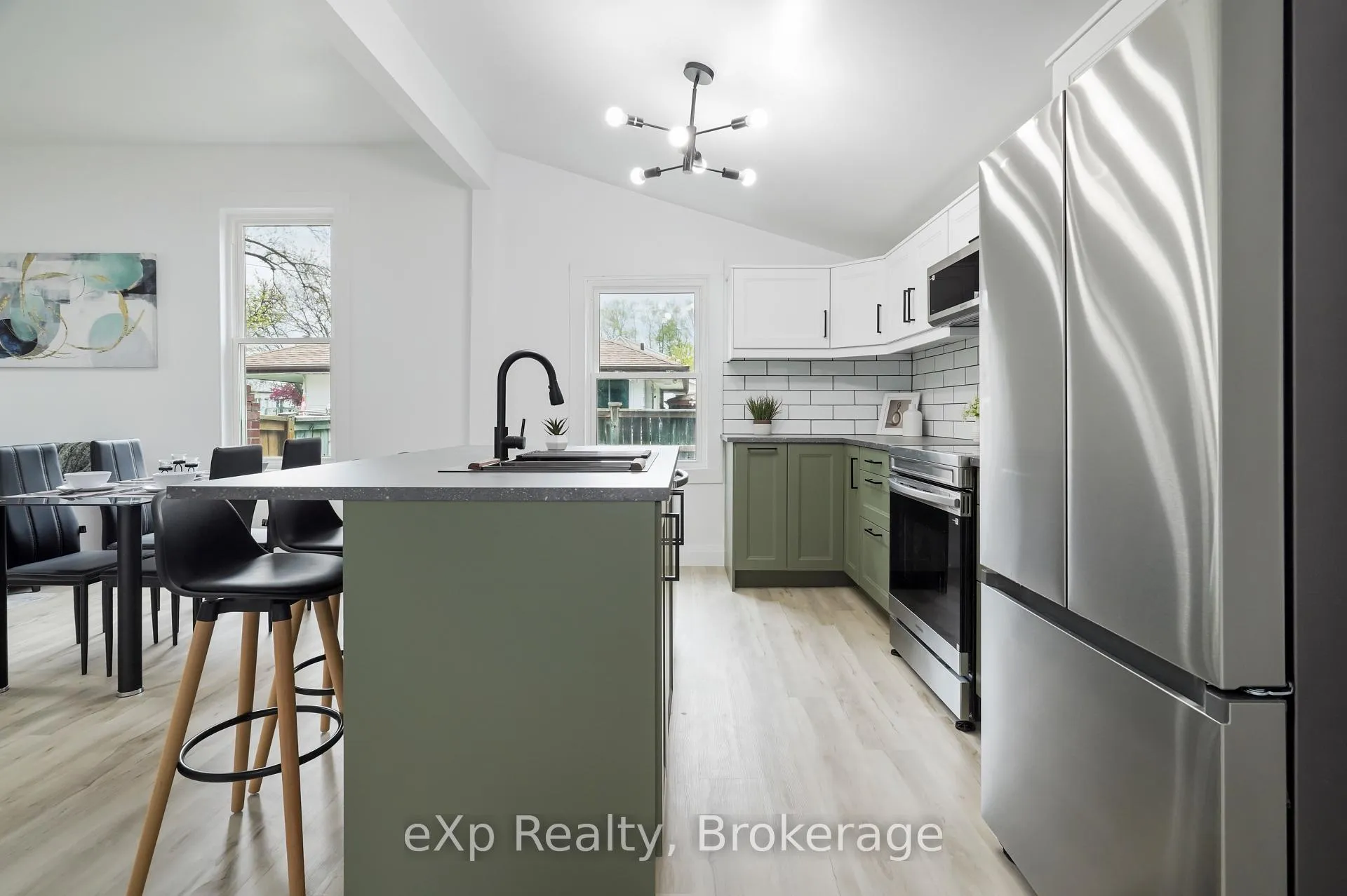 Photo 12 of 867 Devine Street, Sarnia — HOMEH
