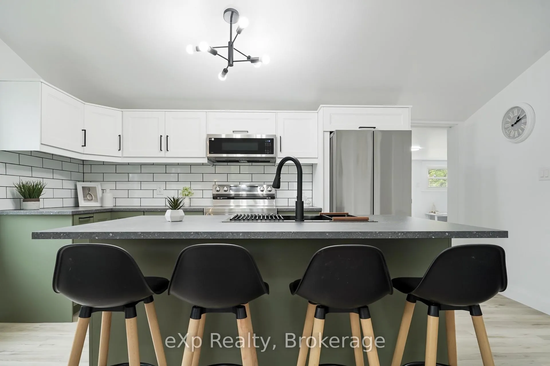 Photo 13 of 867 Devine Street, Sarnia — HOMEH