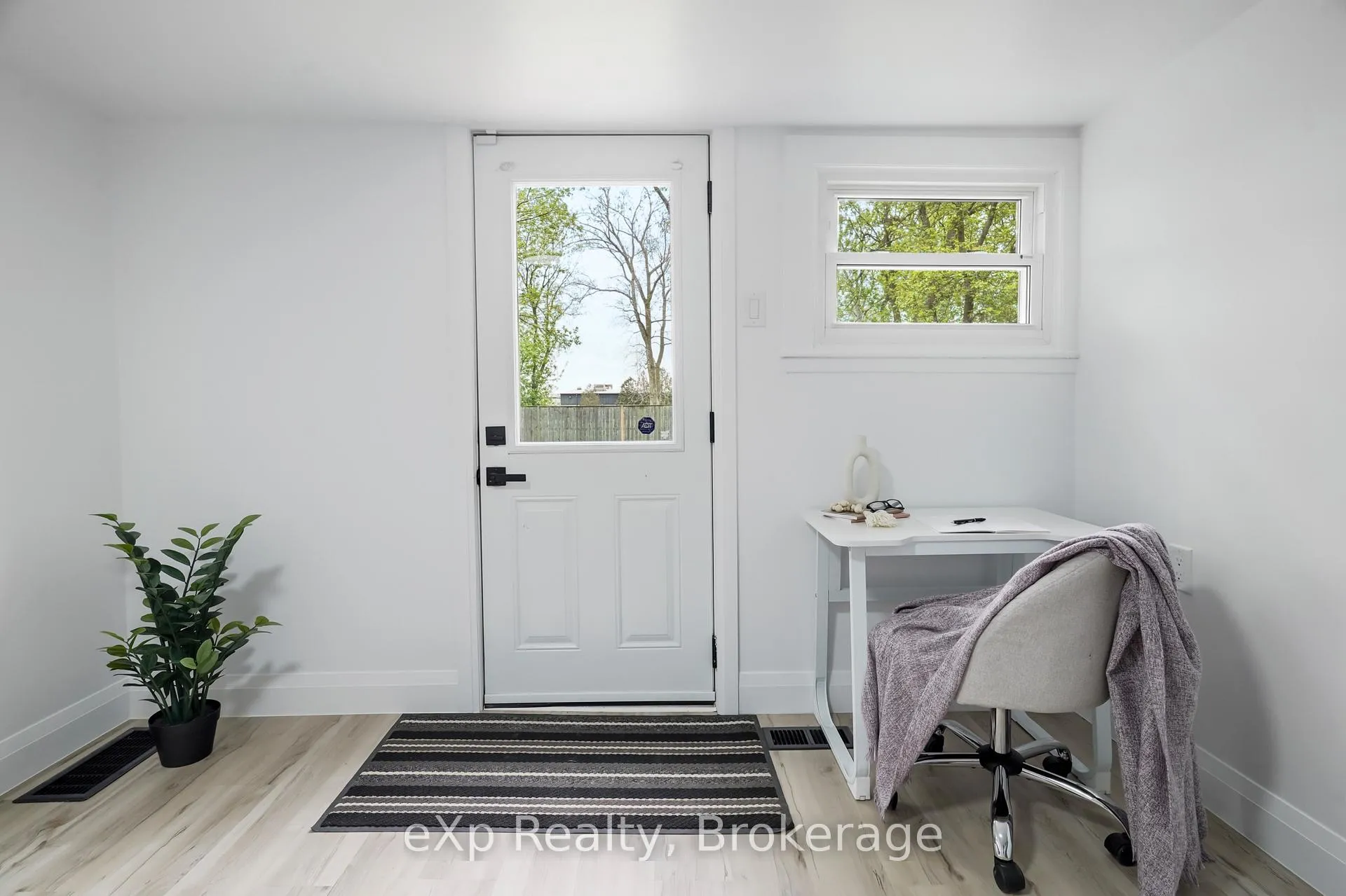 Photo 22 of 867 Devine Street, Sarnia — HOMEH