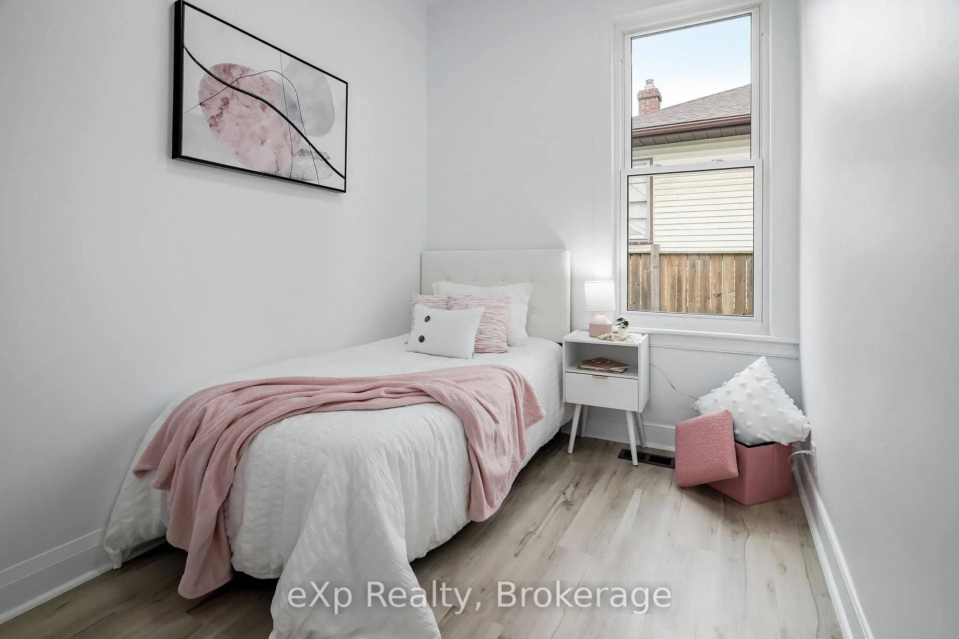 Photo 25 of 867 Devine Street, Sarnia — HOMEH