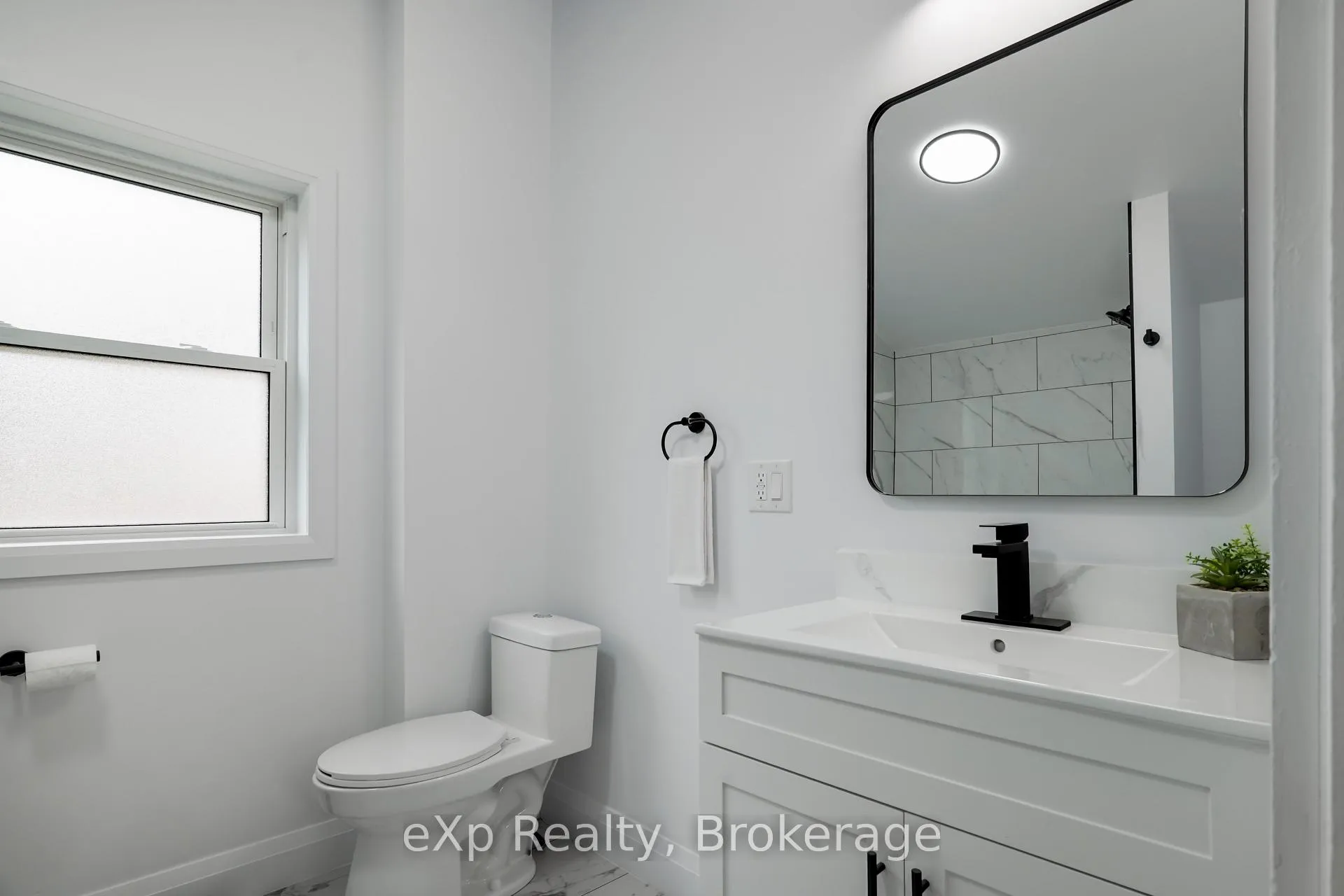 Photo 28 of 867 Devine Street, Sarnia — HOMEH