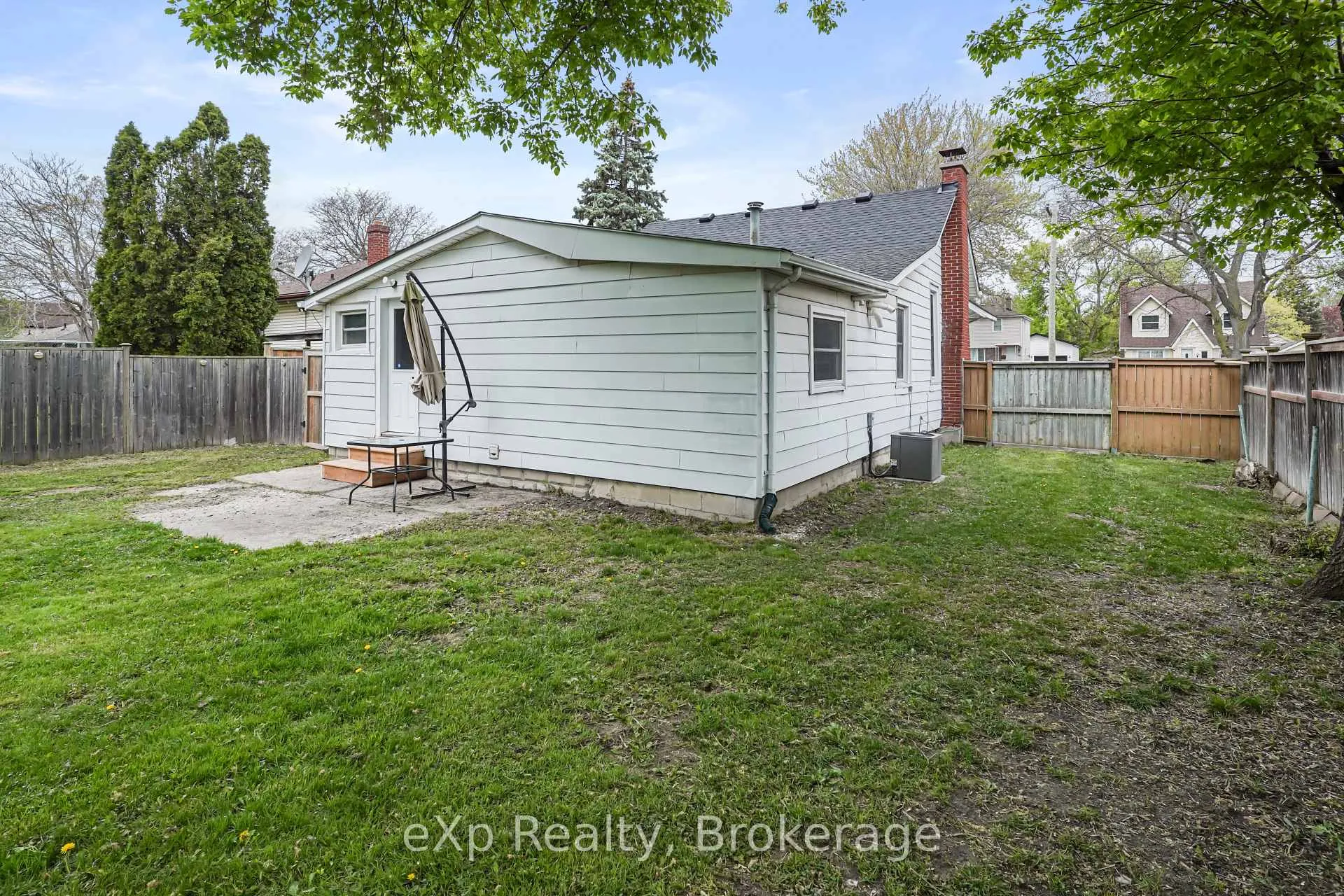 Photo 33 of 867 Devine Street, Sarnia — HOMEH