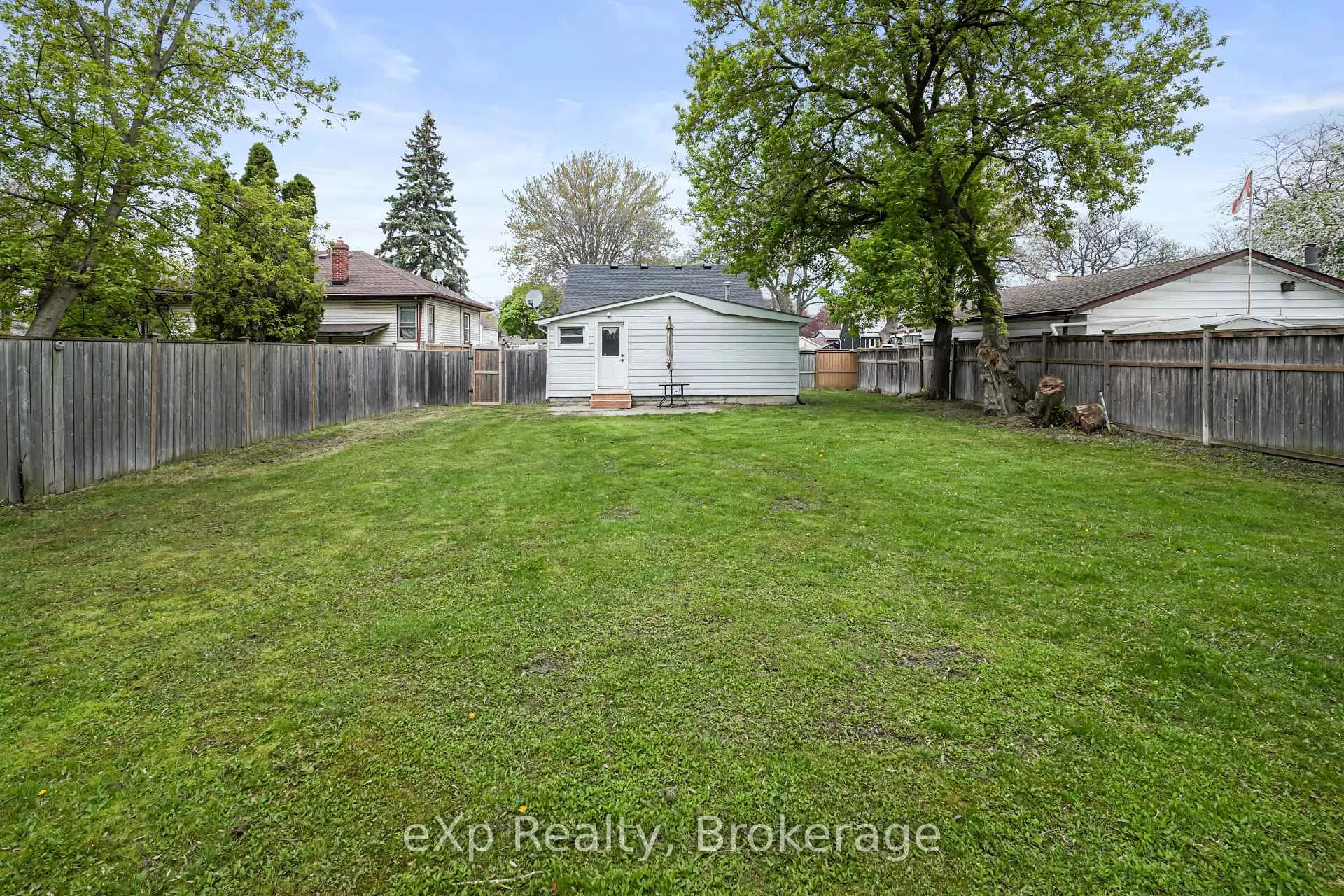 Photo 34 of 867 Devine Street, Sarnia — HOMEH
