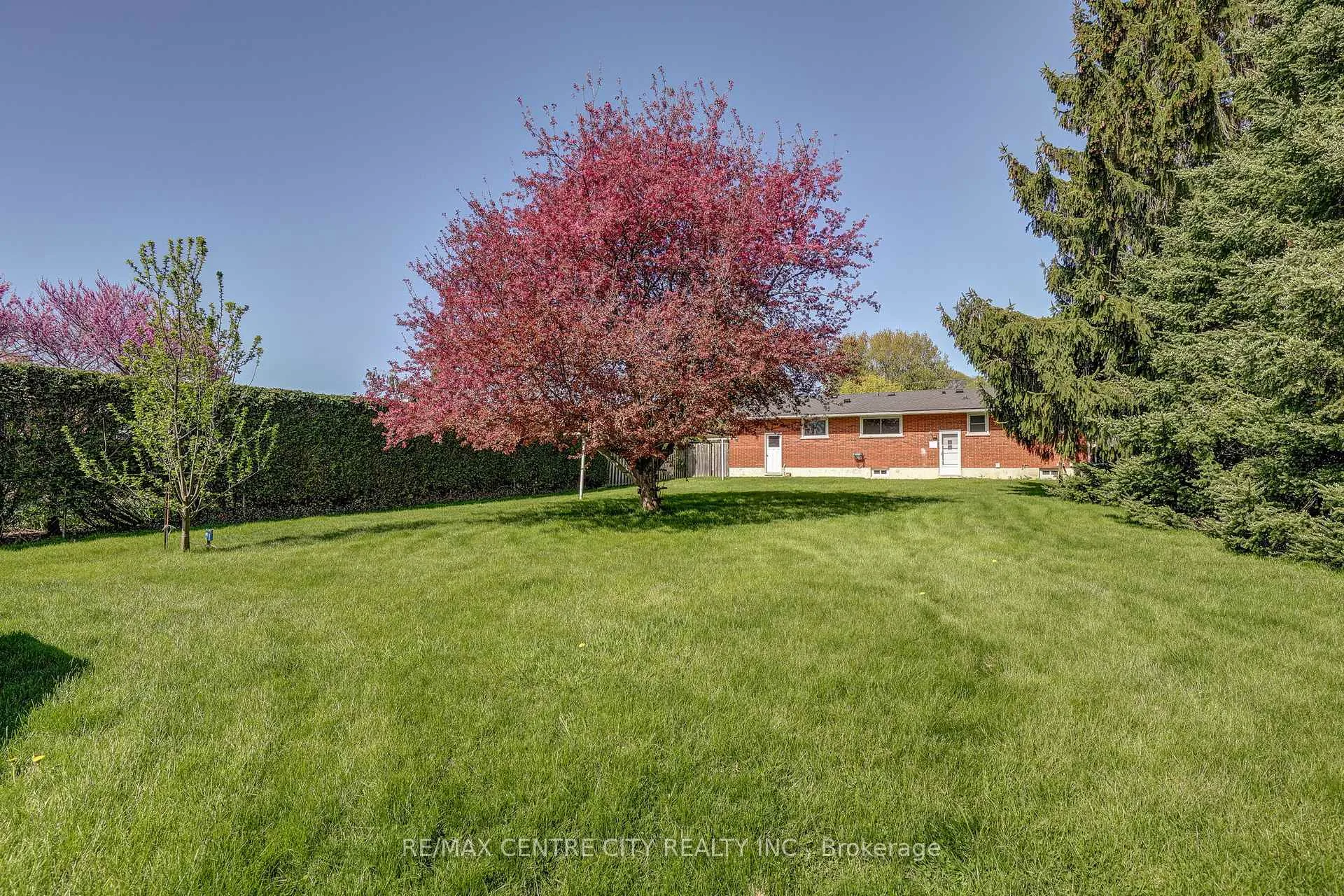 Photo 8 of 68 Bailey Avenue, Central Elgin, Rural Central Elgin — HOMEH