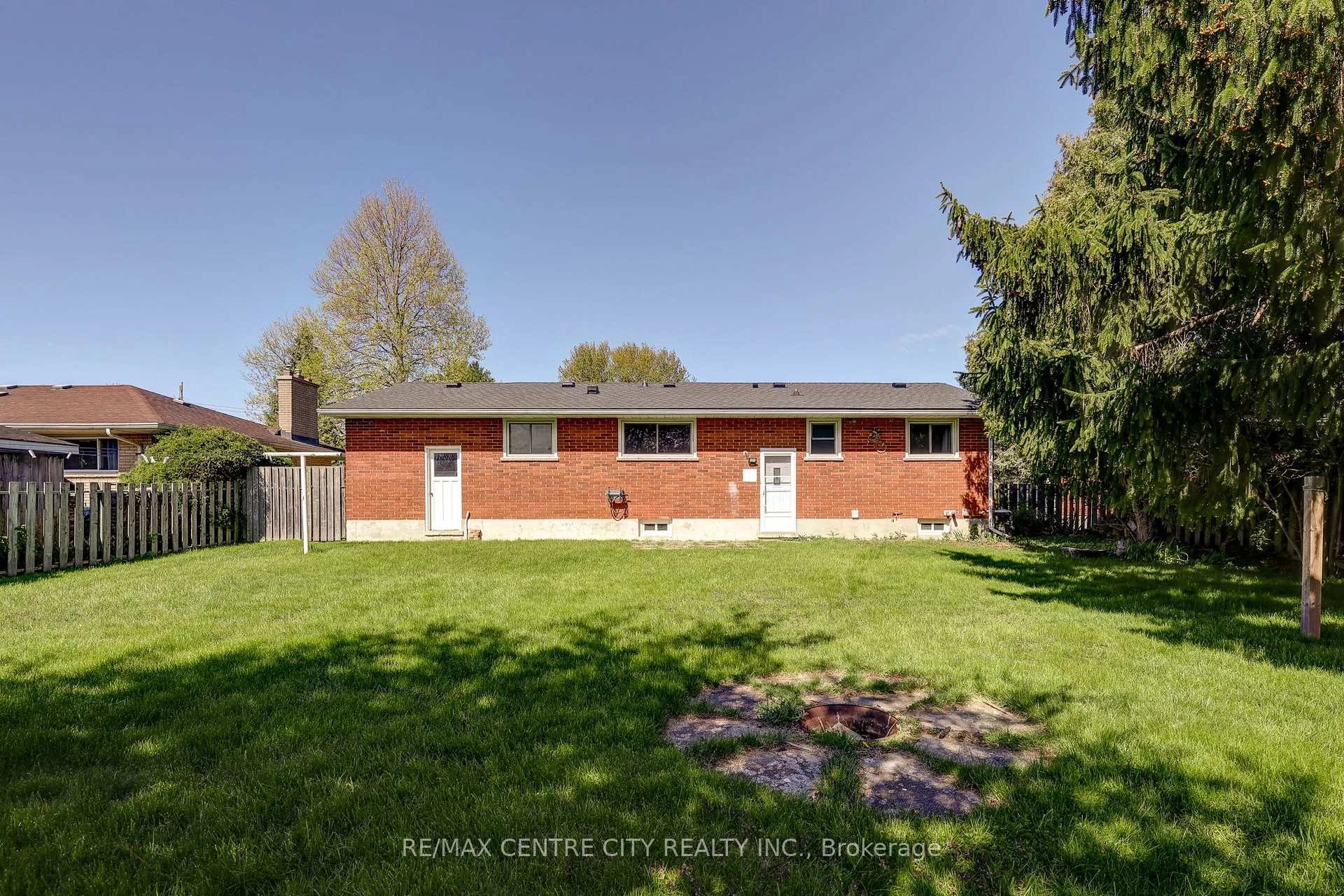 Photo 9 of 68 Bailey Avenue, Central Elgin, Rural Central Elgin — HOMEH