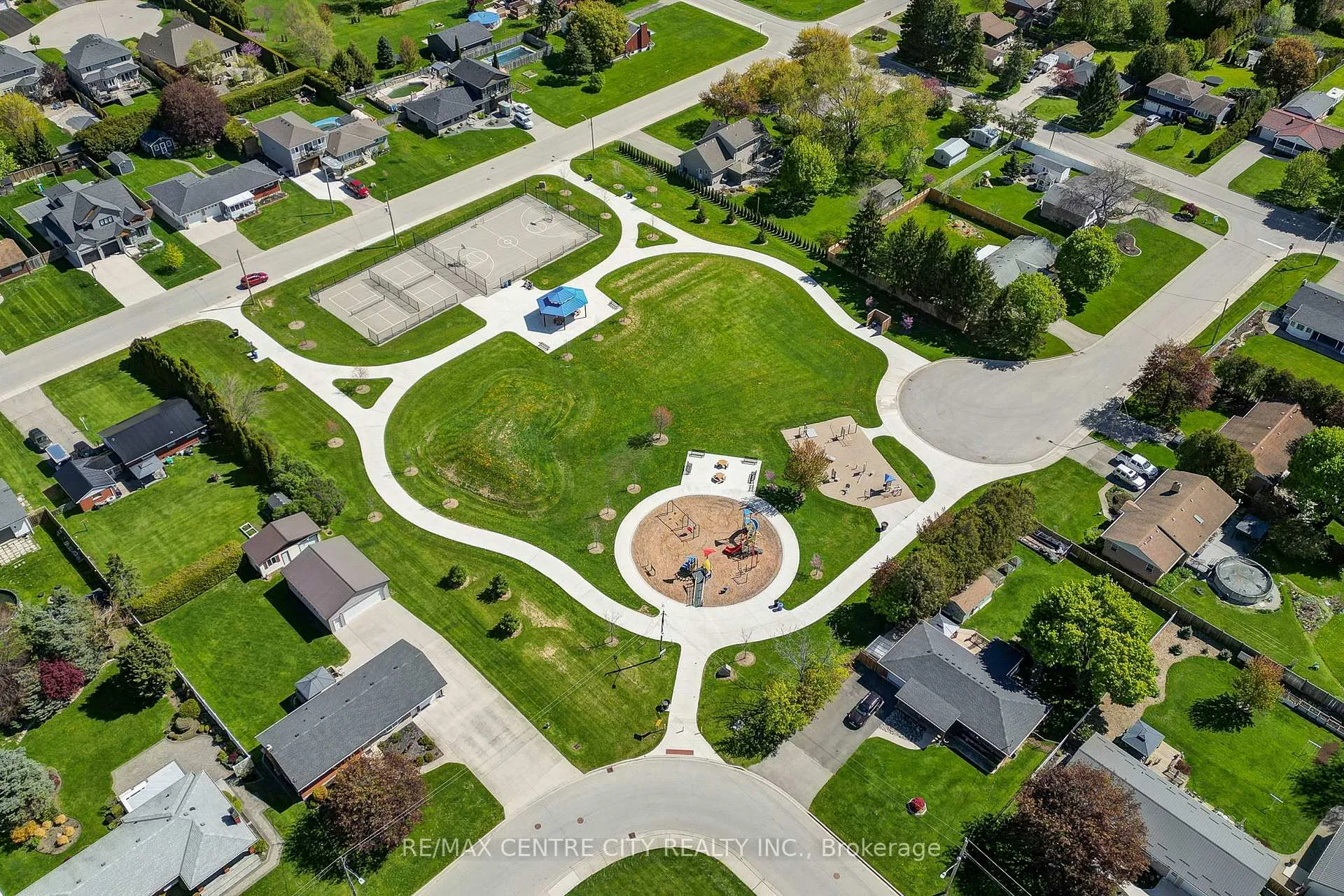 Photo 11 of 68 Bailey Avenue, Central Elgin, Rural Central Elgin — HOMEH