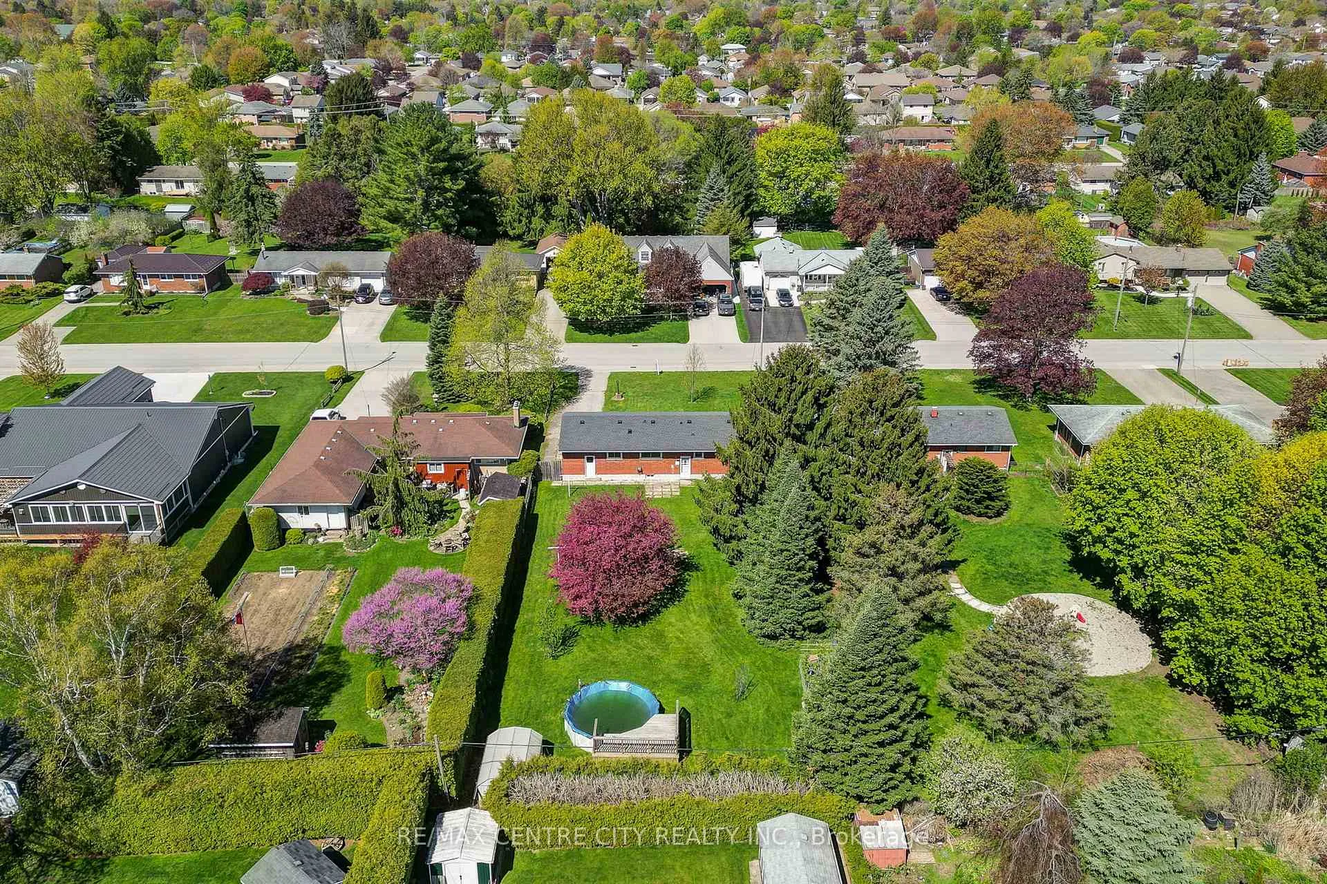 Photo 12 of 68 Bailey Avenue, Central Elgin, Rural Central Elgin — HOMEH