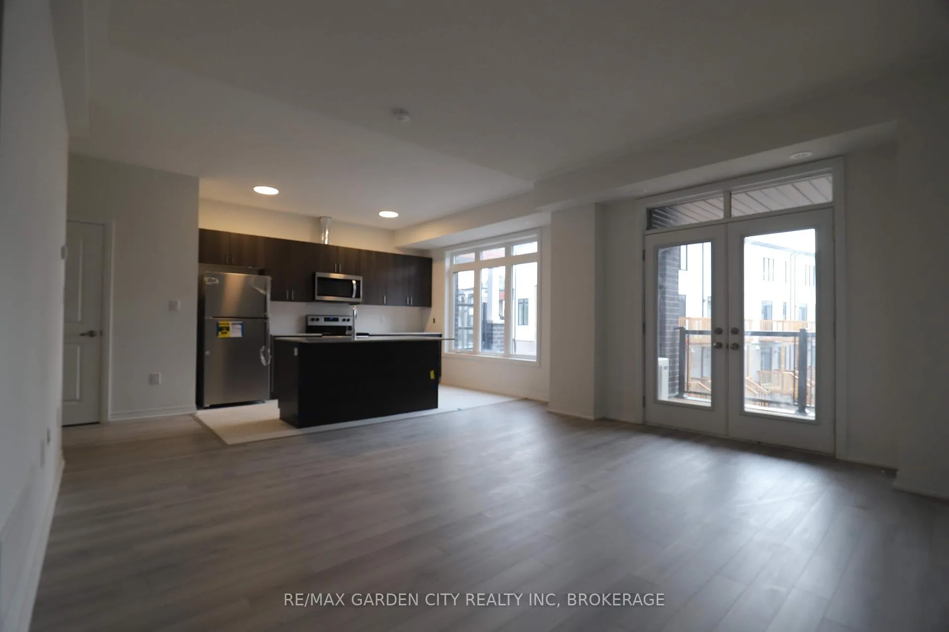 Photo 11 of 12 Sidney Rose Common, St. Catharines, Glendale/Glenridge — HOMEH