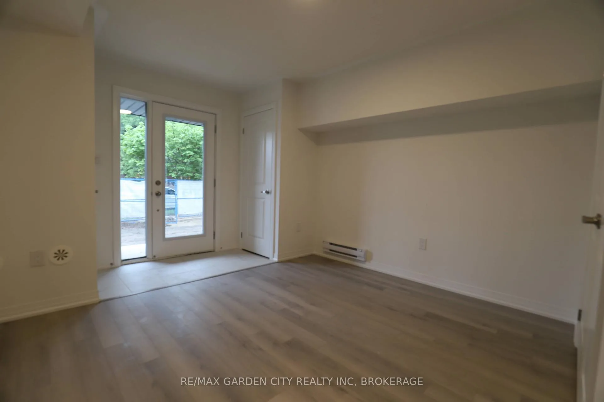 Photo 14 of 12 Sidney Rose Common, St. Catharines, Glendale/Glenridge — HOMEH
