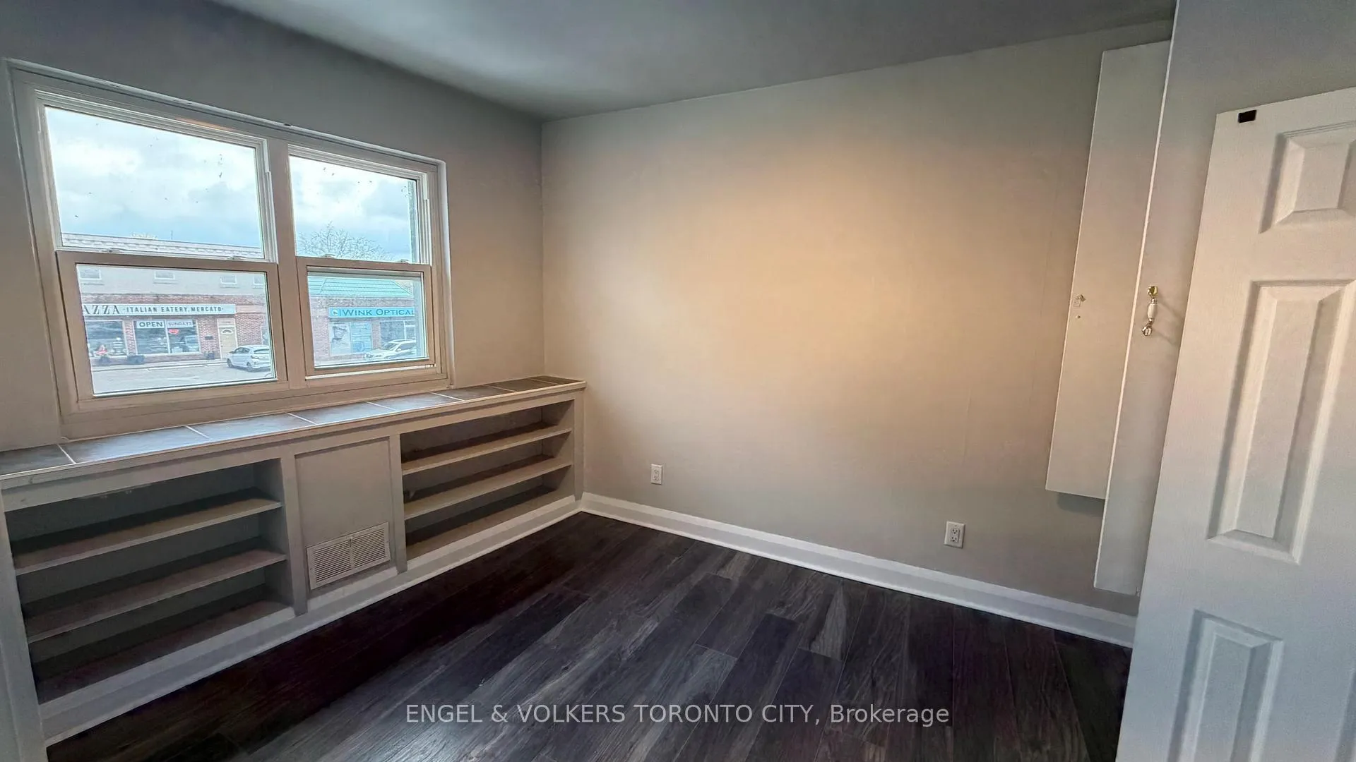 Photo 11 of Unit 1, 15191 Yonge Street, Aurora, Aurora Village — HOMEH