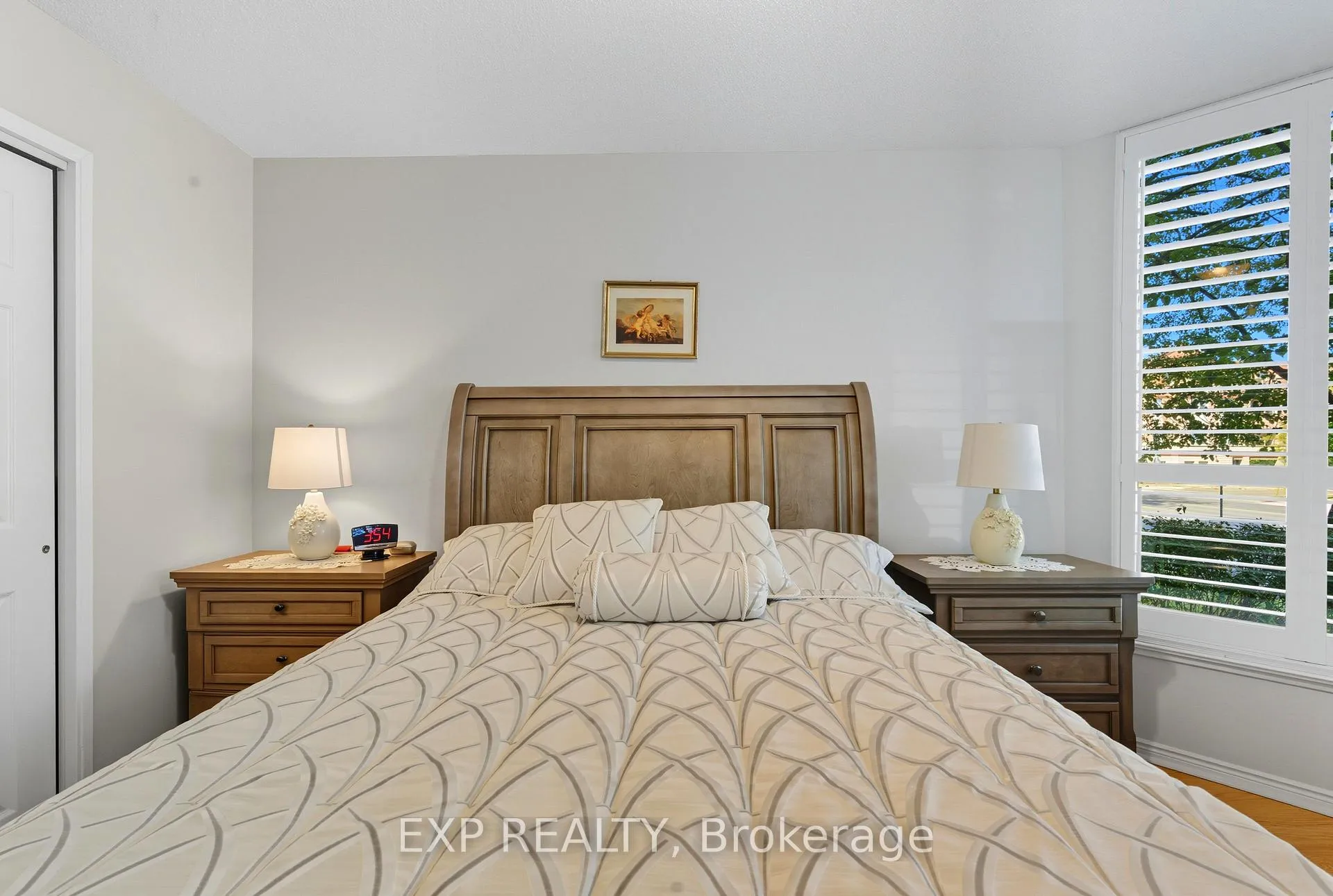 Photo 13 of Unit 111, 14924 Yonge Street, Aurora, Aurora Highlands — HOMEH
