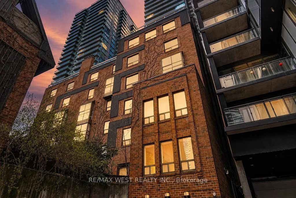 Front of Unit 404, 19 Dundonald Street
