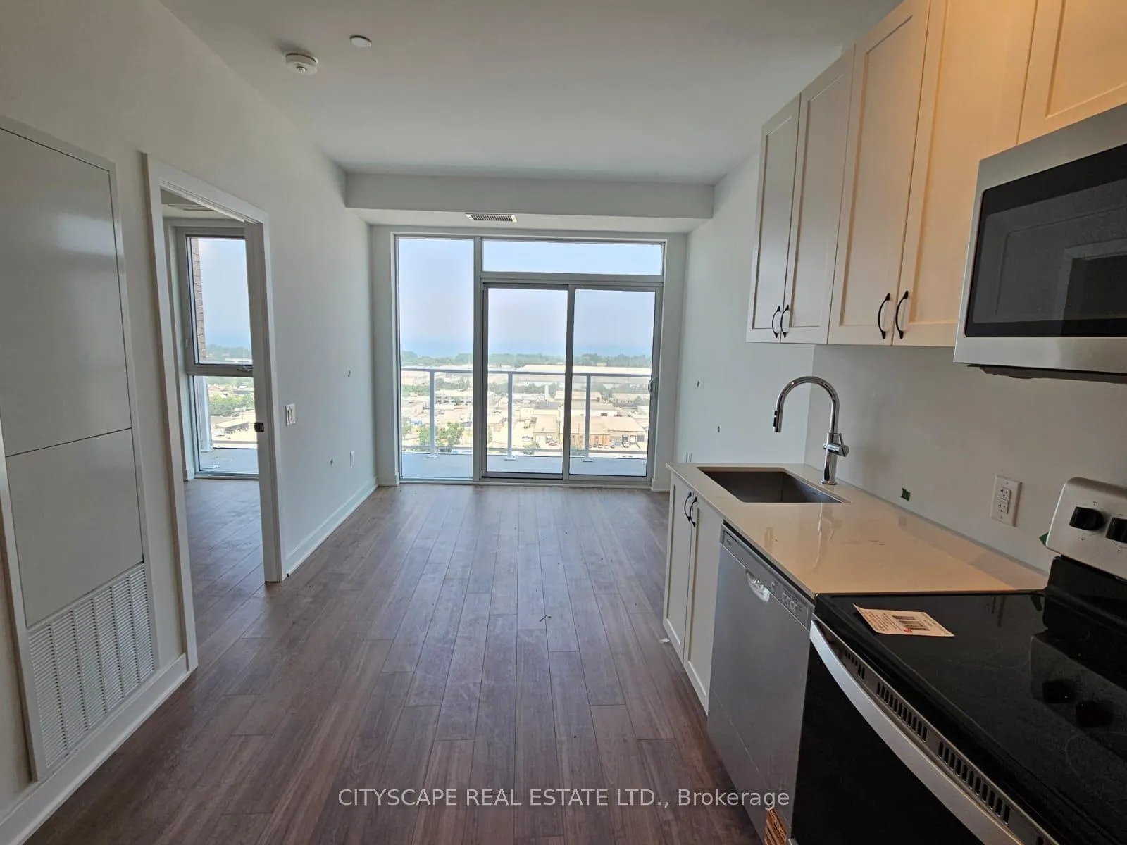Photo 3 of Unit 1612, 2782 Barton Street, Hamilton, Riverdale — HOMEH