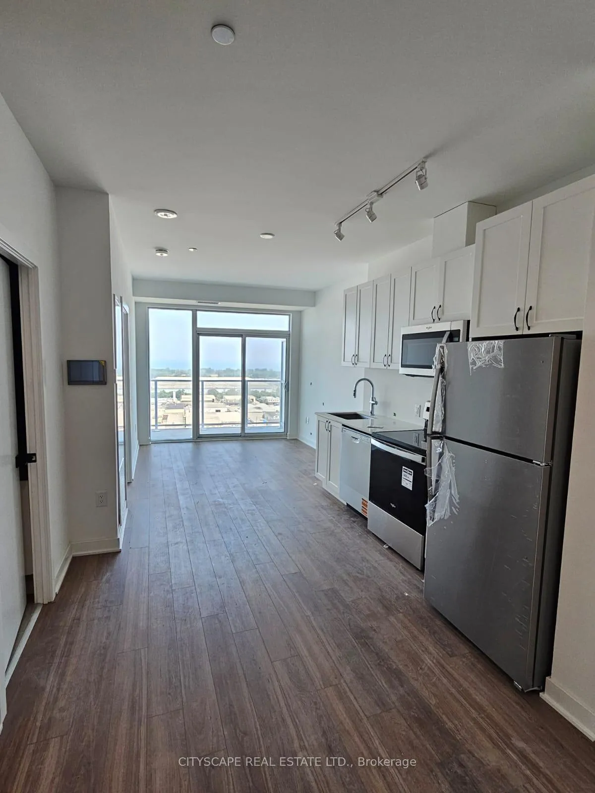 Photo 4 of Unit 1612, 2782 Barton Street, Hamilton, Riverdale — HOMEH