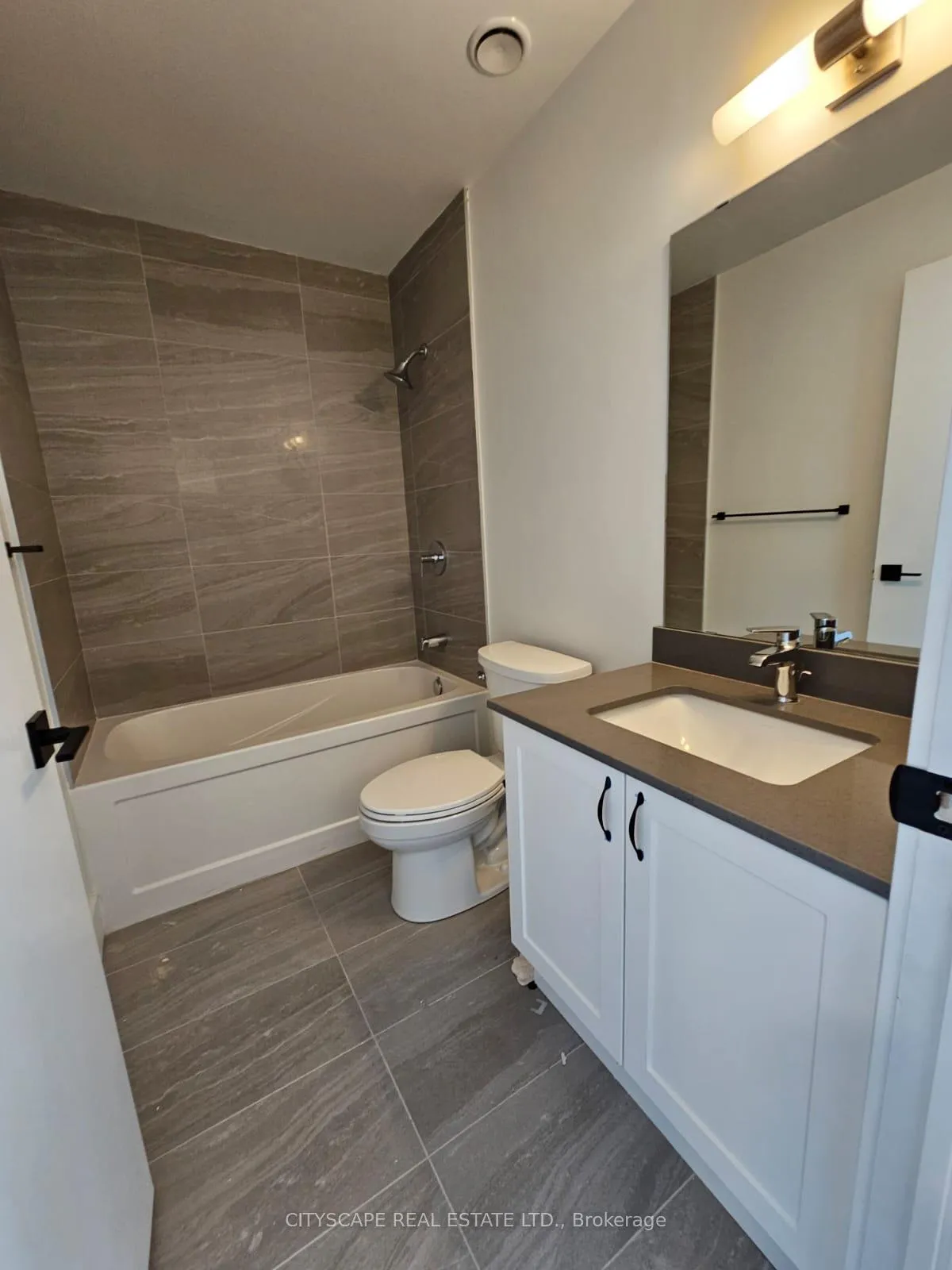Photo 9 of Unit 1612, 2782 Barton Street, Hamilton, Riverdale — HOMEH
