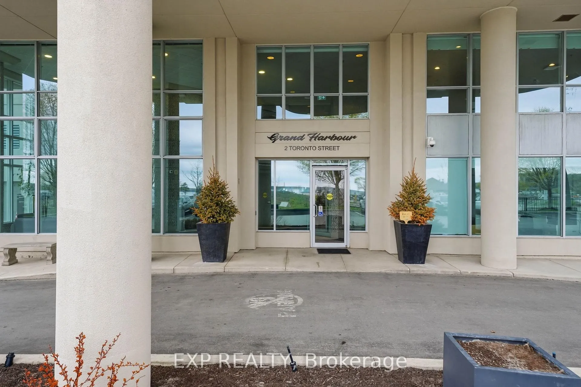 Photo 2 of Unit 905, 2 Toronto Street, Barrie, City Centre — HOMEH
