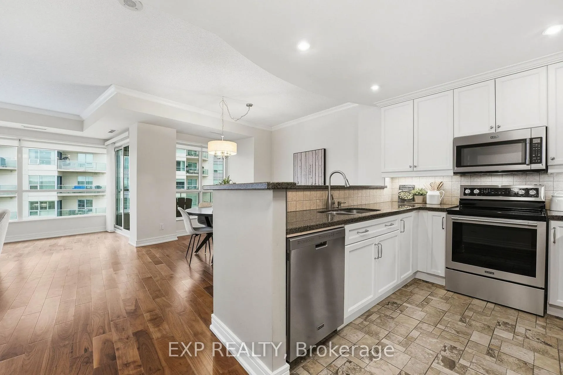 Photo 6 of Unit 905, 2 Toronto Street, Barrie, City Centre — HOMEH