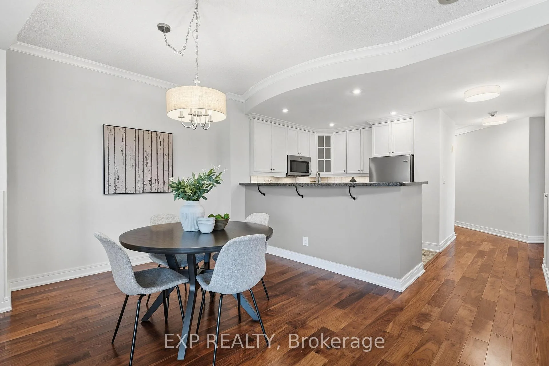 Photo 9 of Unit 905, 2 Toronto Street, Barrie, City Centre — HOMEH