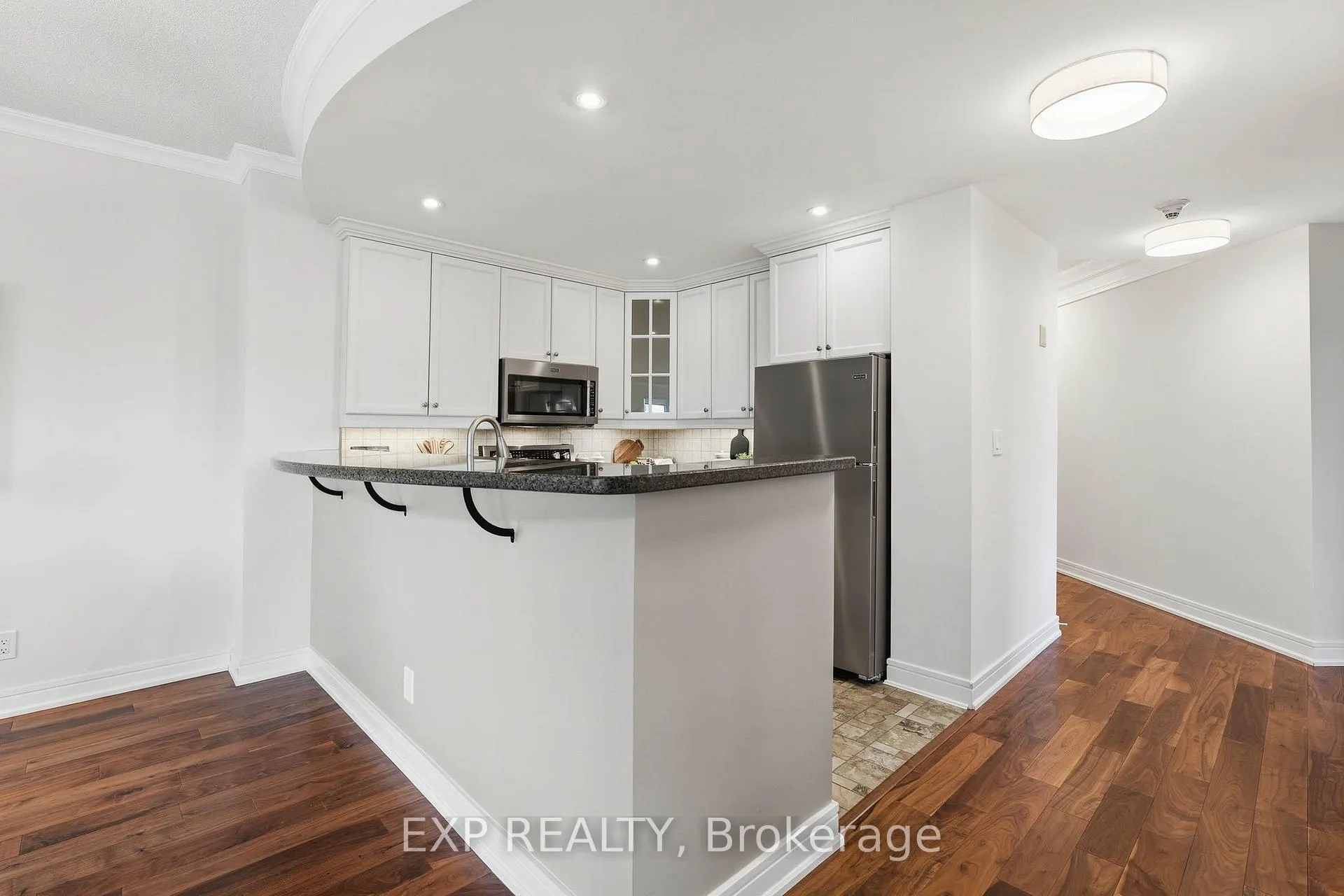 Photo 13 of Unit 905, 2 Toronto Street, Barrie, City Centre — HOMEH