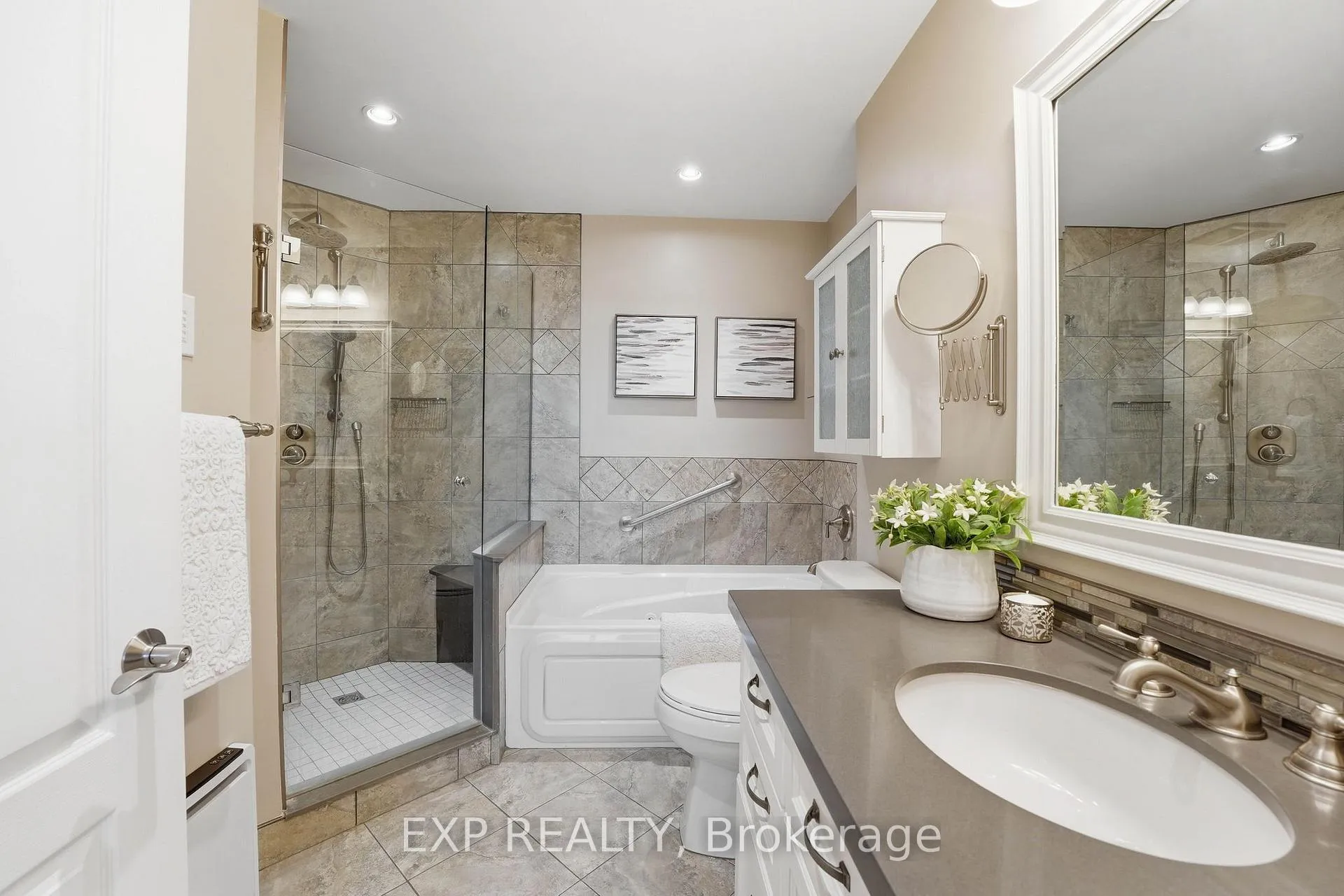 Photo 21 of Unit 905, 2 Toronto Street, Barrie, City Centre — HOMEH