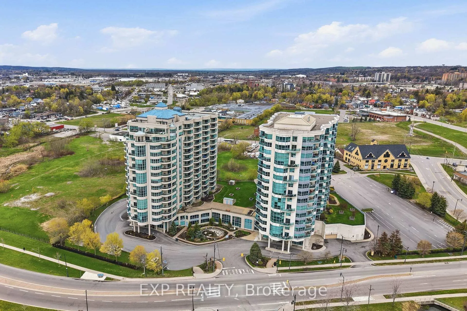 Photo 41 of Unit 905, 2 Toronto Street, Barrie, City Centre — HOMEH