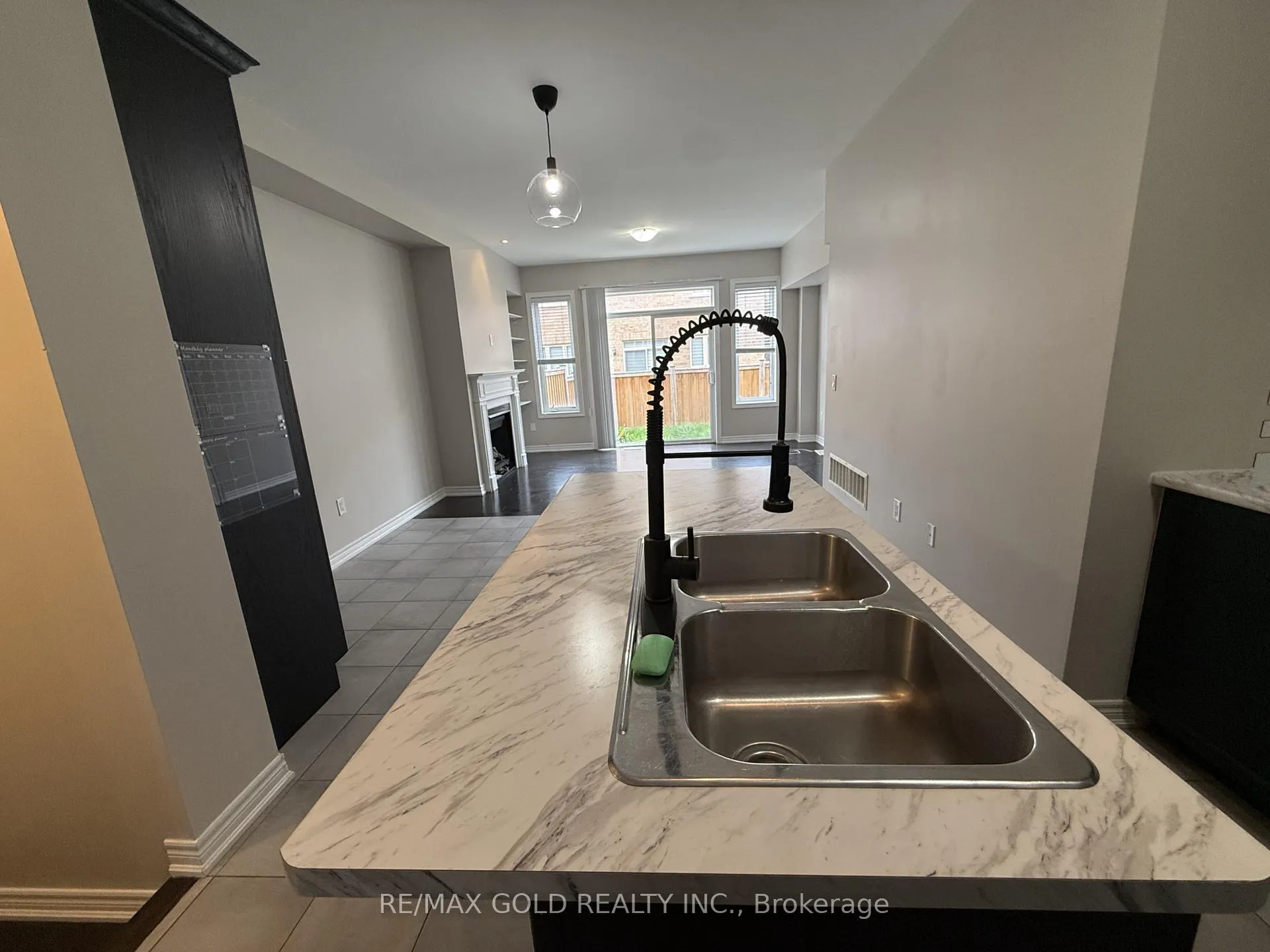 Photo 5 of 6 Pearman Crescent, Brampton, Northwest Brampton — HOMEH