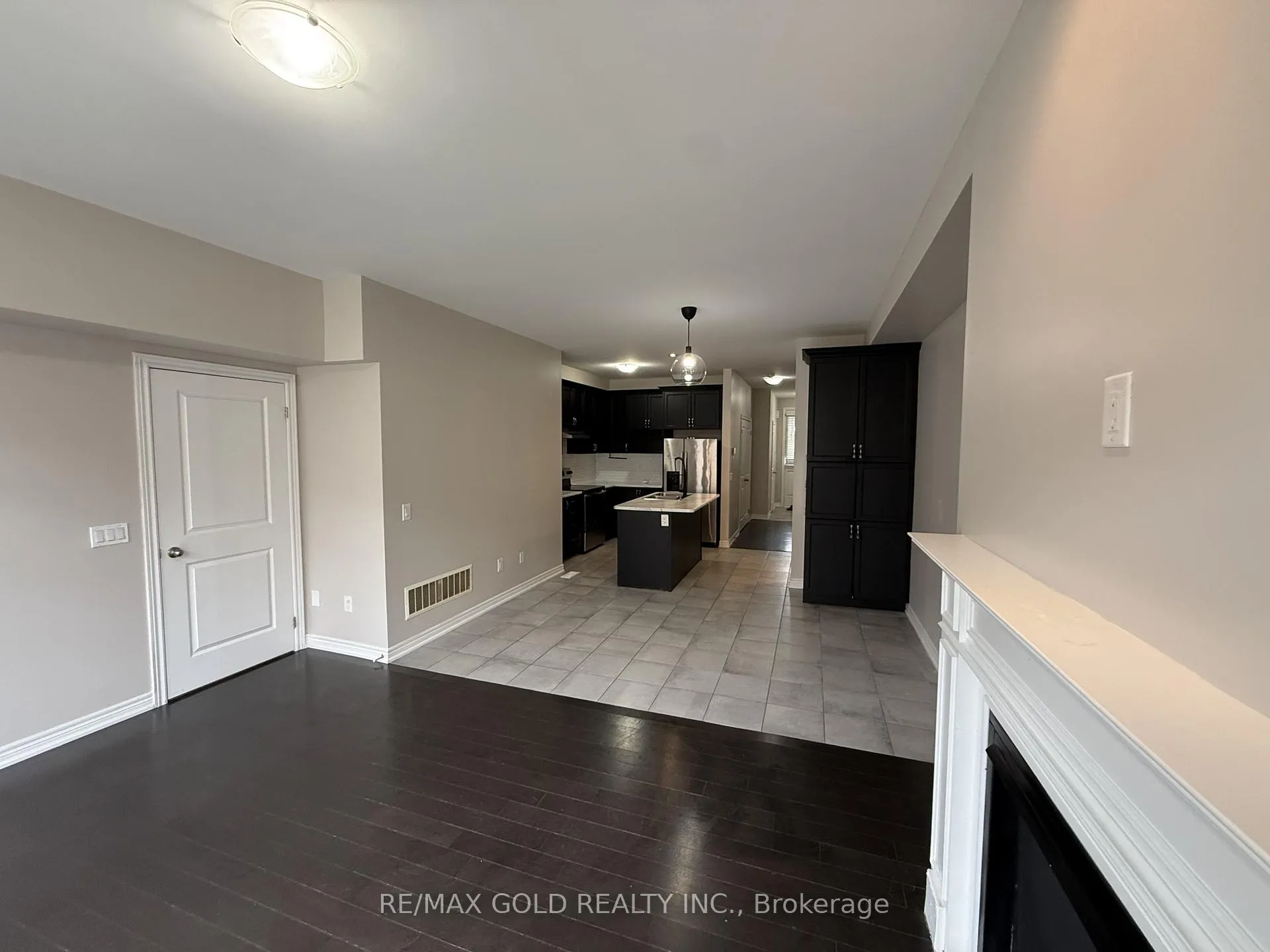 Photo 8 of 6 Pearman Crescent, Brampton, Northwest Brampton — HOMEH