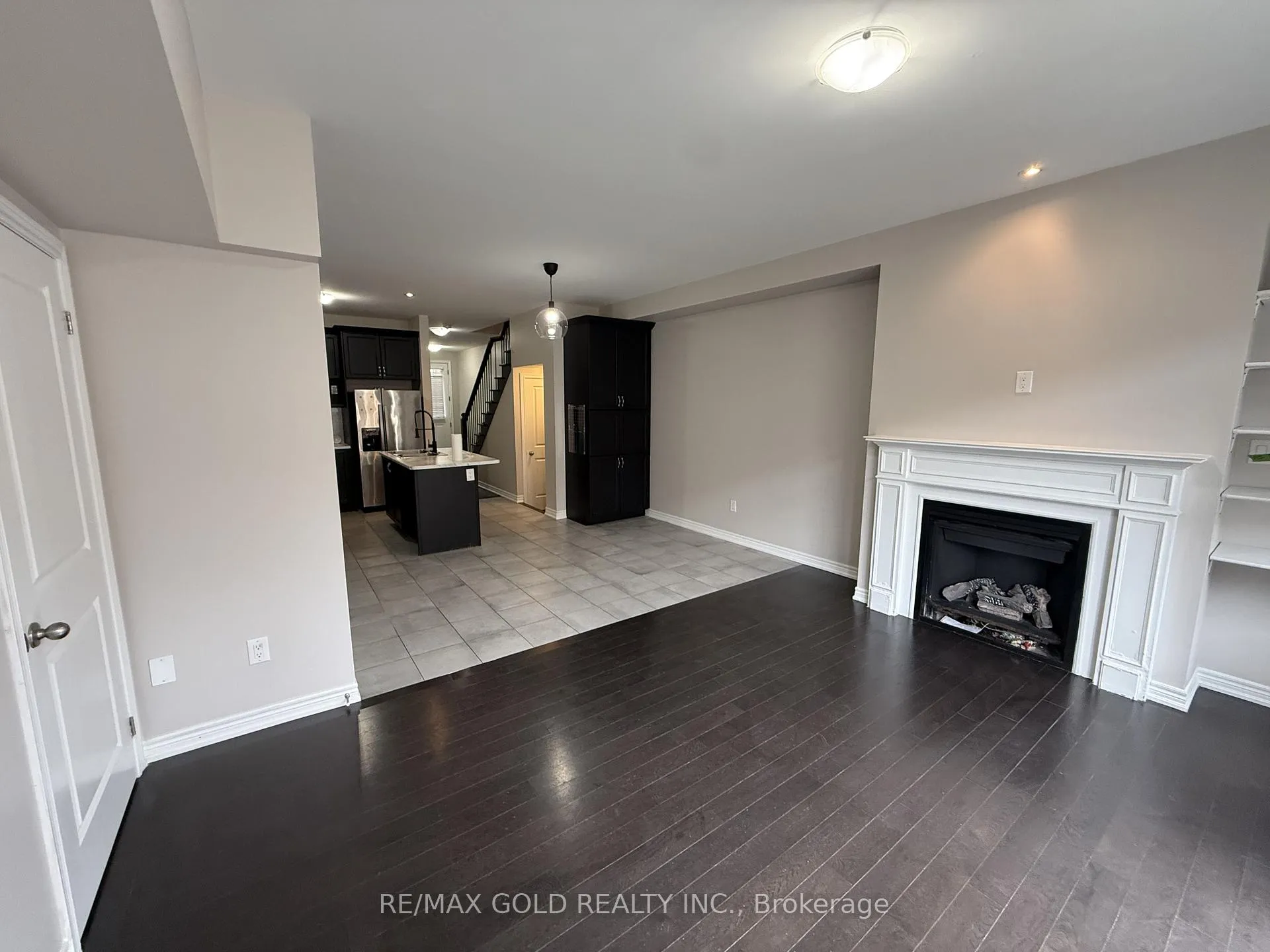 Photo 9 of 6 Pearman Crescent, Brampton, Northwest Brampton — HOMEH
