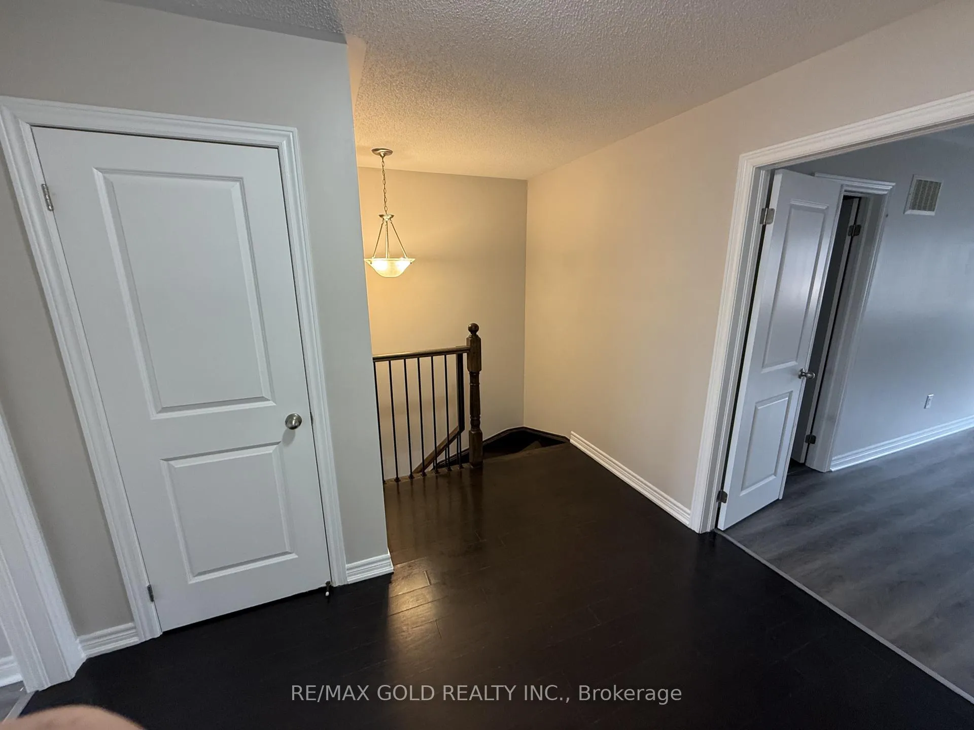 Photo 10 of 6 Pearman Crescent, Brampton, Northwest Brampton — HOMEH