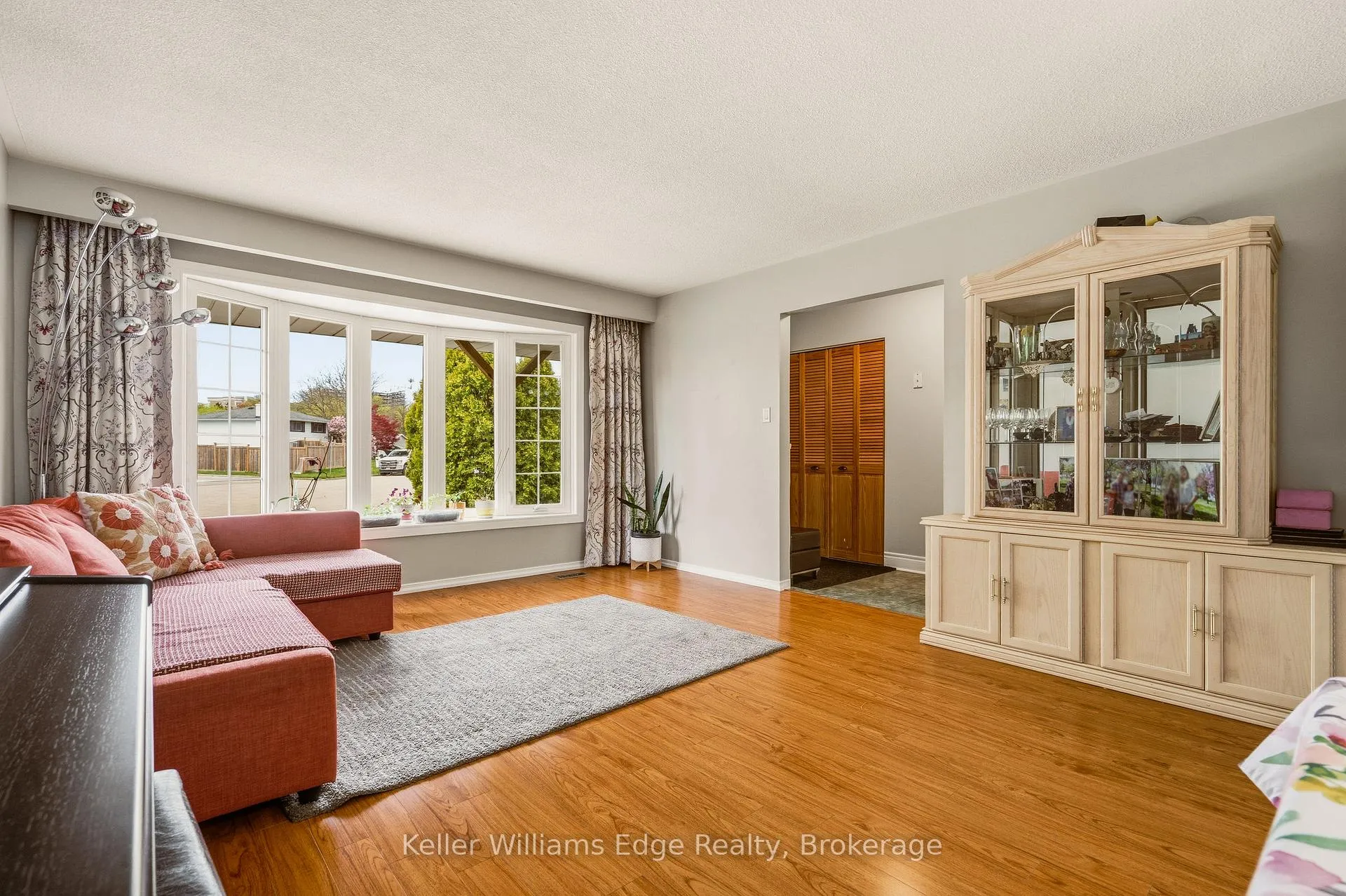 Photo 4 of 1463 Rolling Court, Burlington, Mountainside — HOMEH