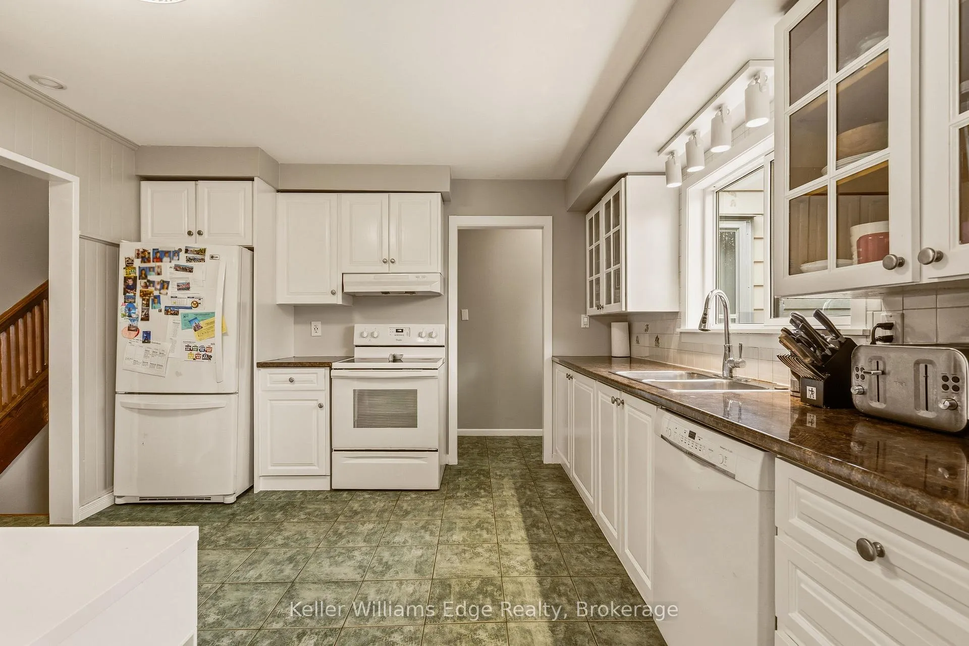 Photo 8 of 1463 Rolling Court, Burlington, Mountainside — HOMEH