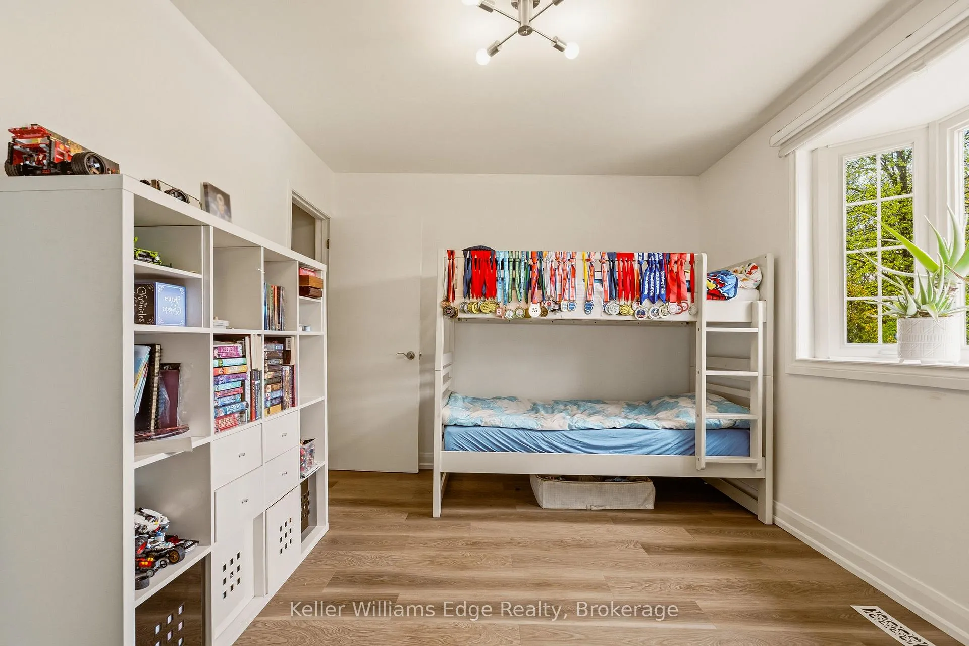 Photo 12 of 1463 Rolling Court, Burlington, Mountainside — HOMEH