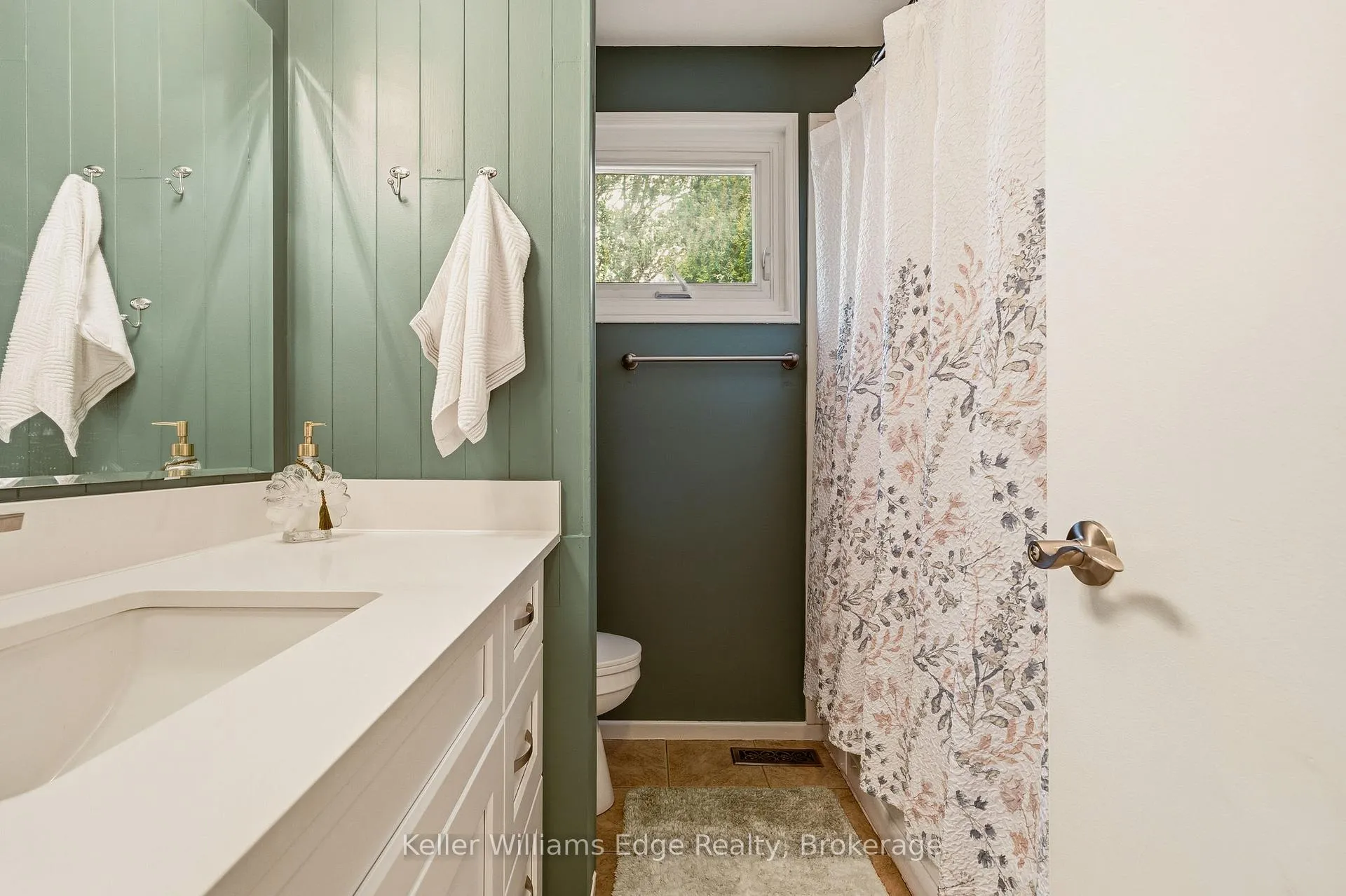 Photo 16 of 1463 Rolling Court, Burlington, Mountainside — HOMEH