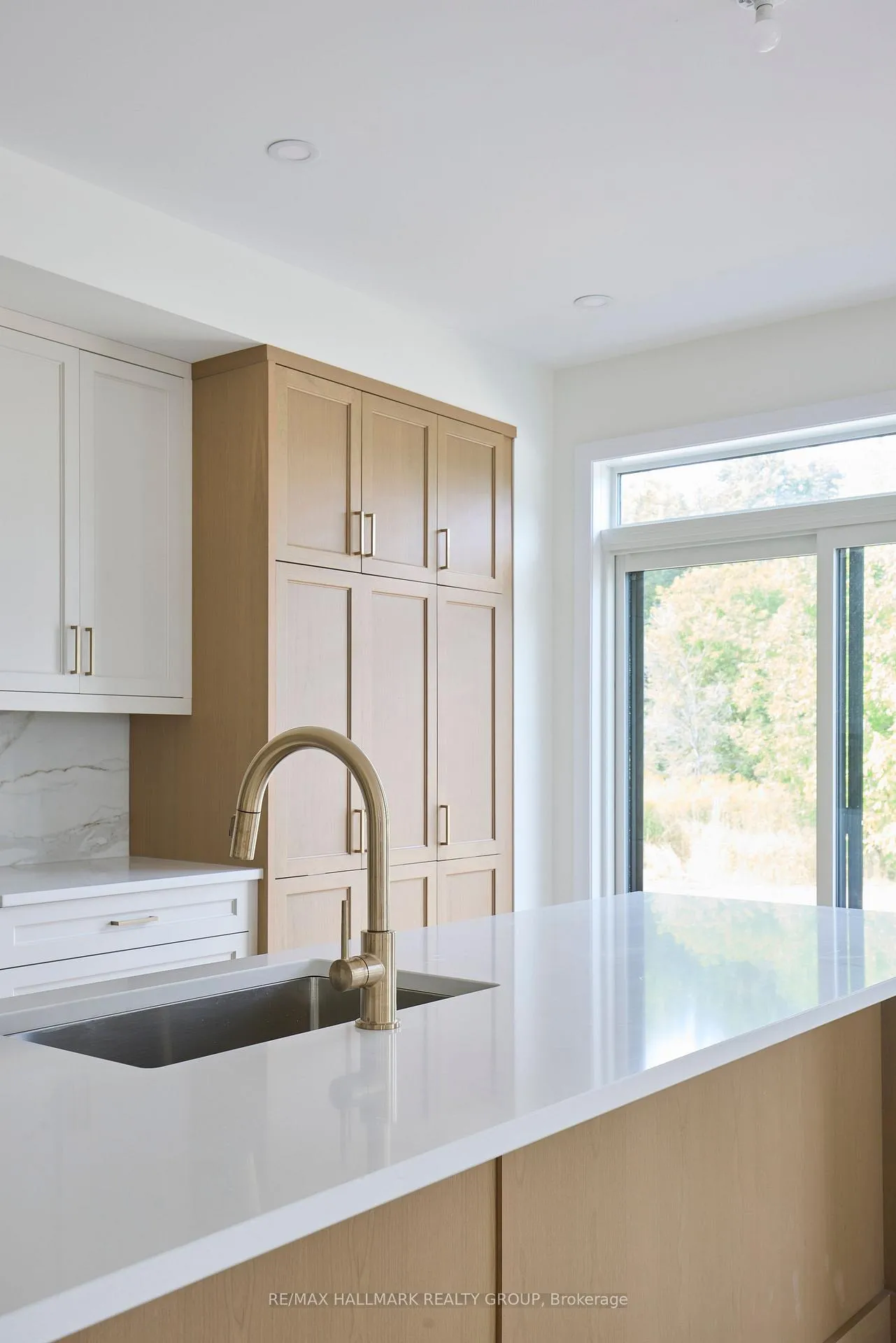 Photo 18 of 678 Persimmon Way, Ottawa, Chapel Hill South - Orleans Village — HOMEH