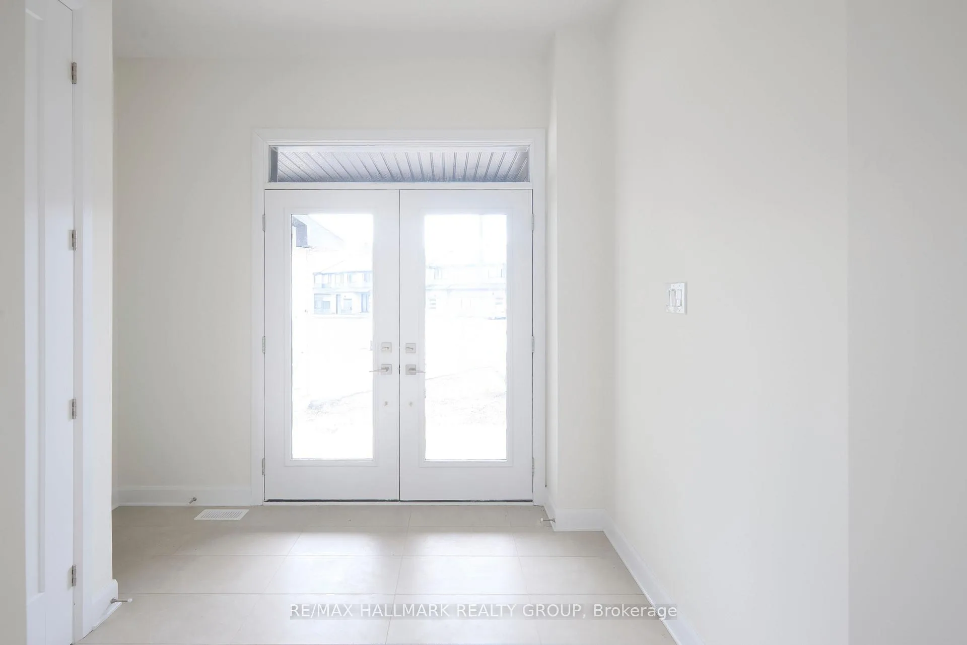 Photo 19 of 678 Persimmon Way, Ottawa, Chapel Hill South - Orleans Village — HOMEH